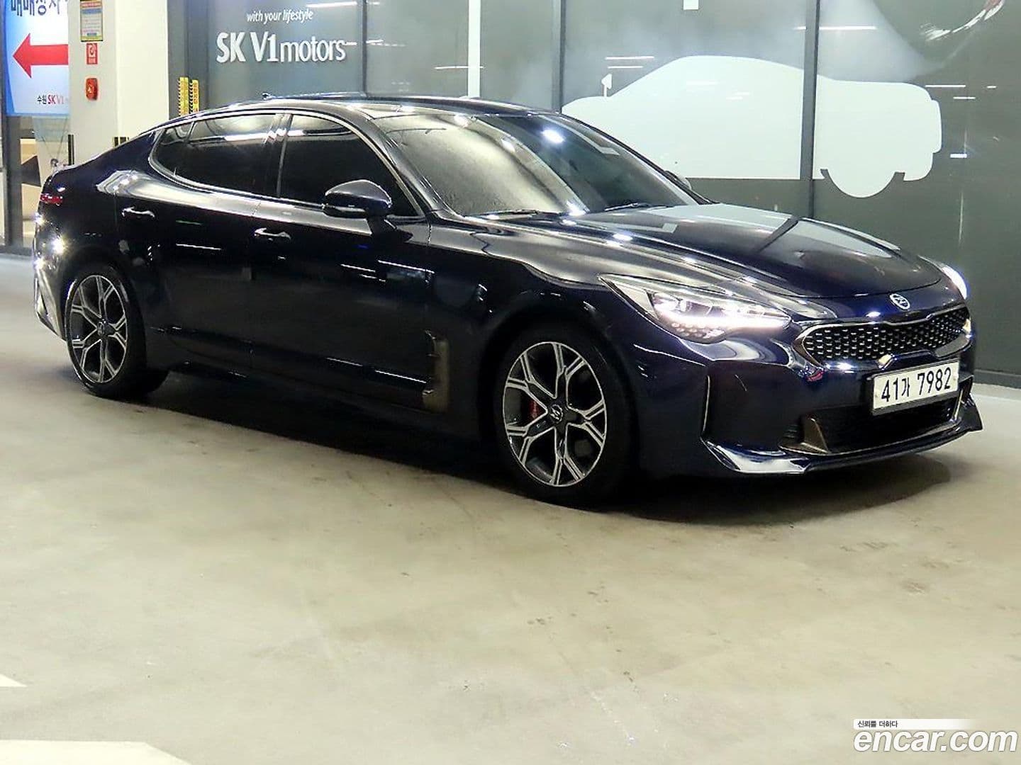 Main__Slider__Photo:Stinger Kia 2019.2-0