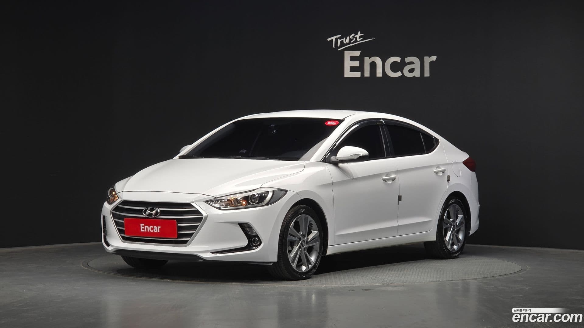Main__Slider__Photo:AVANTE Hyundai 2017.10-0