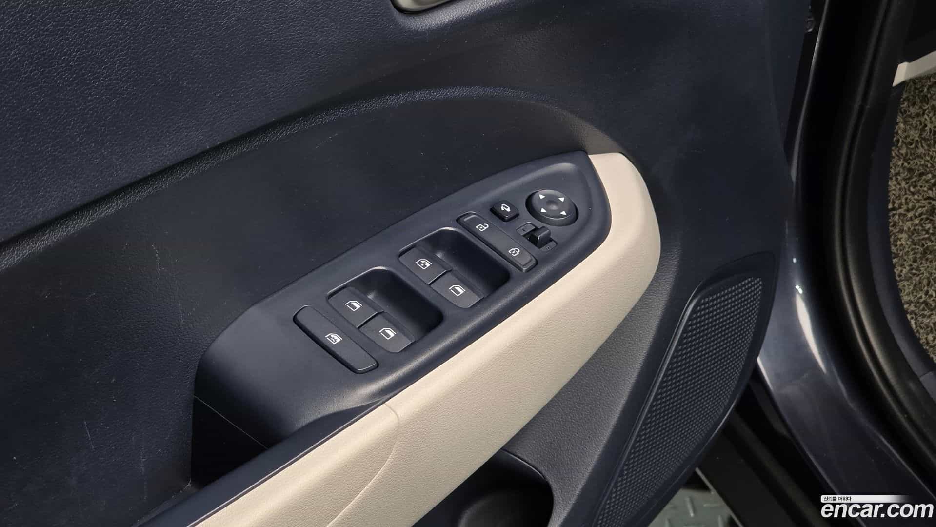 Venue Hyundai 2019.8-OPTION-021