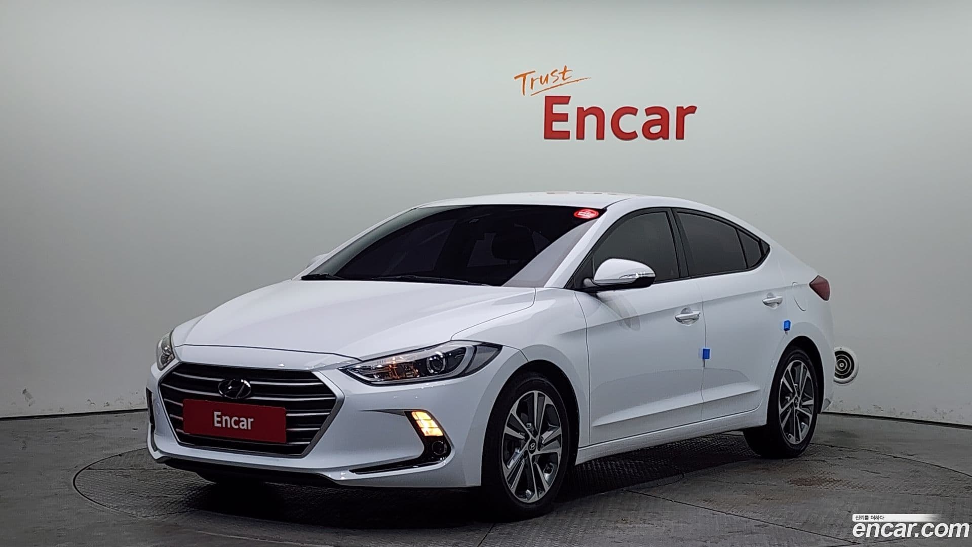 Main__Slider__Photo:AVANTE Hyundai 2018.8-0