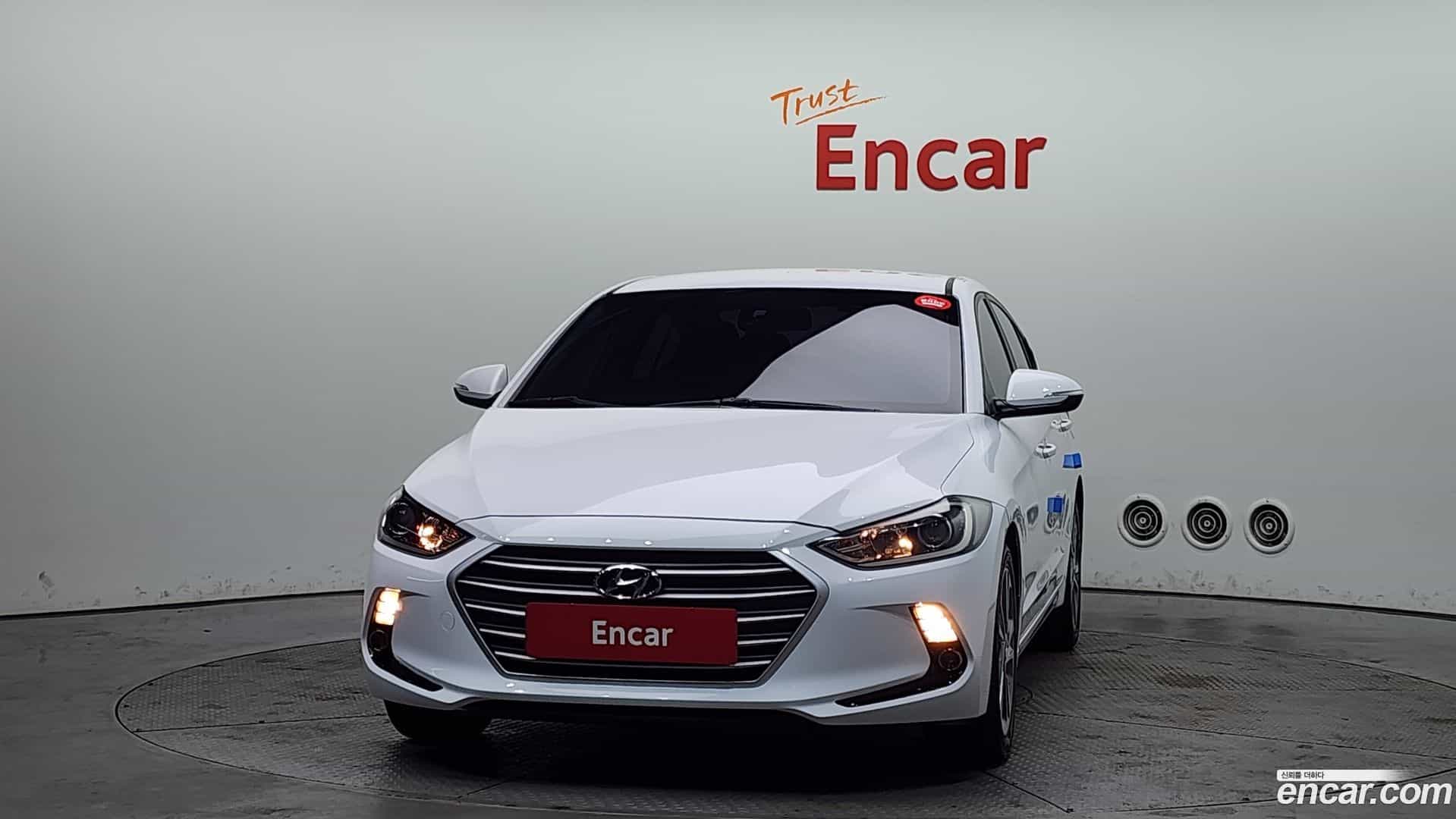 AVANTE Hyundai 2018.8-OUTER-003