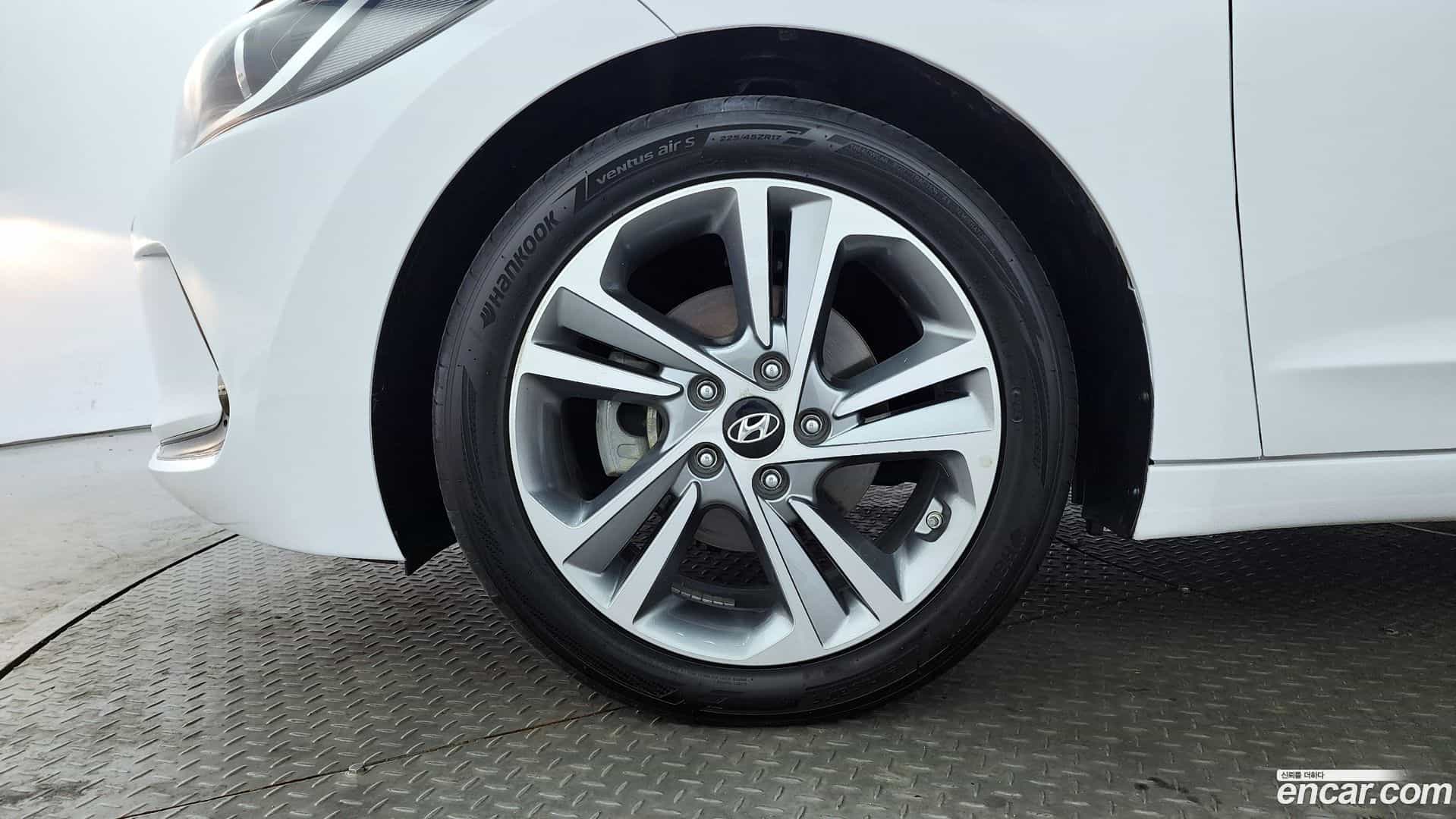 AVANTE Hyundai 2018.8-OUTER-005