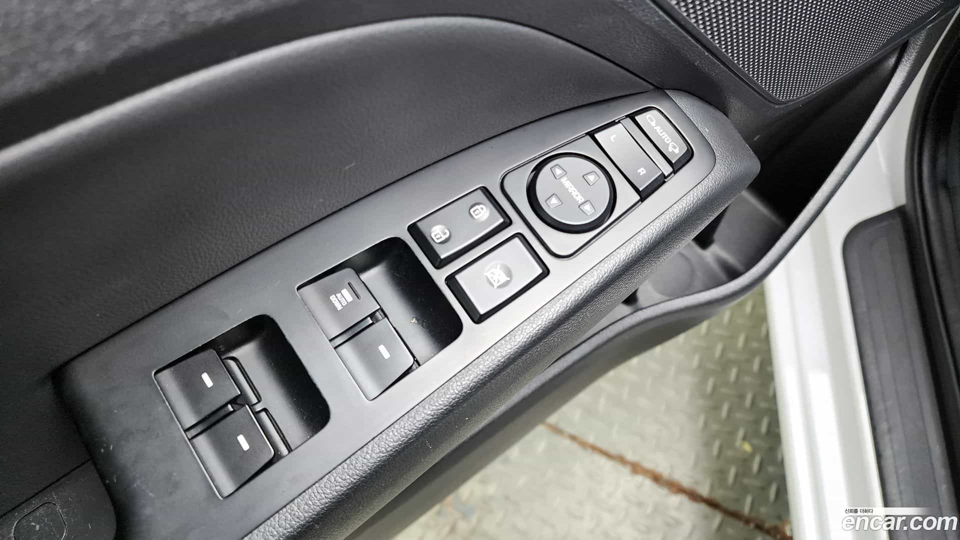 AVANTE Hyundai 2018.8-OPTION-017