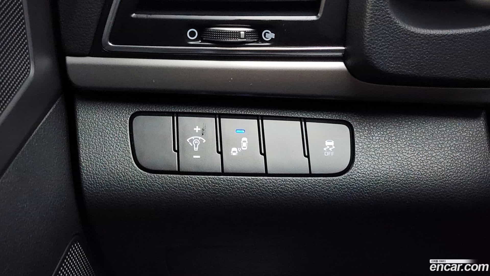 AVANTE Hyundai 2018.8-OPTION-018
