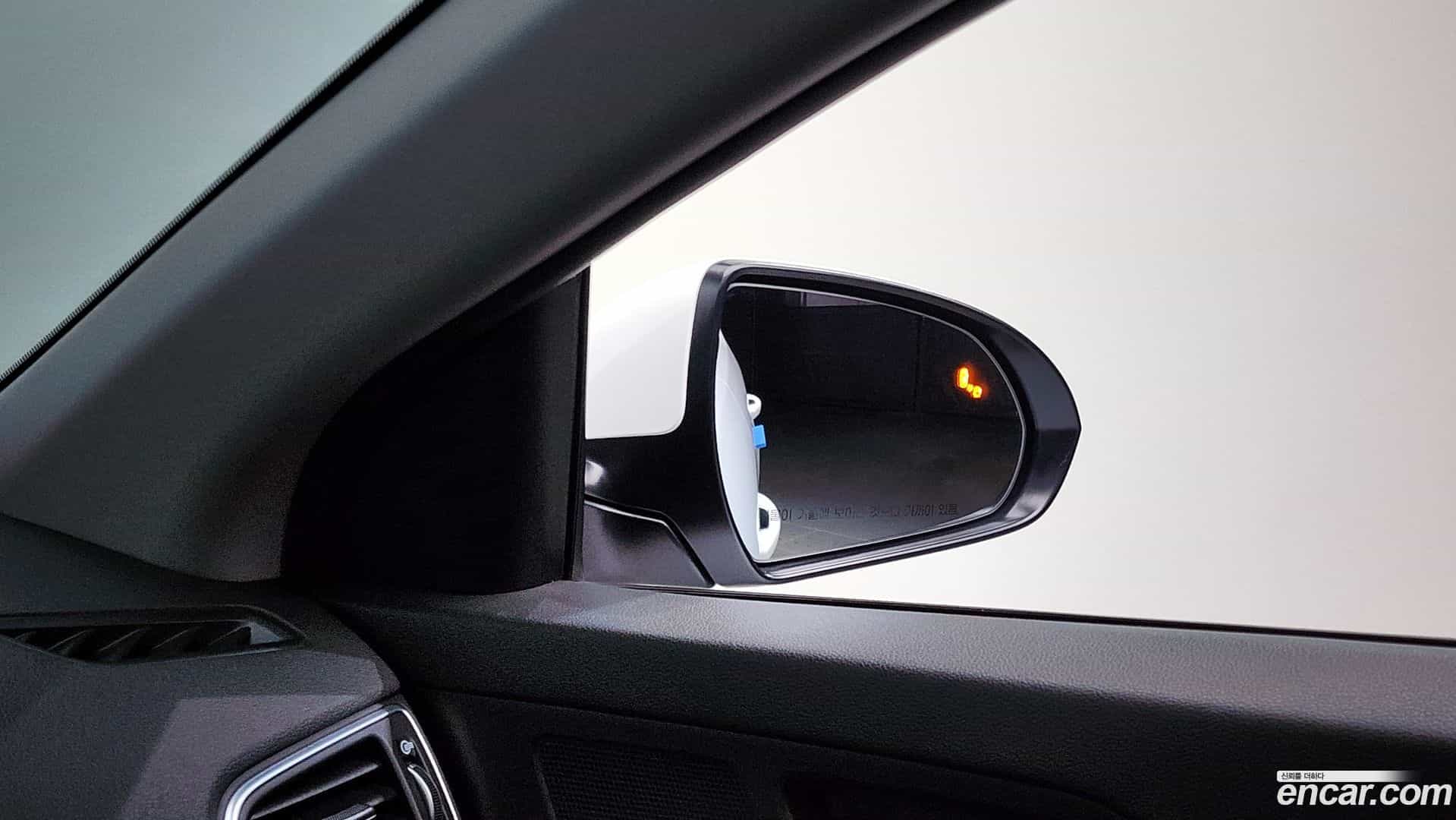 AVANTE Hyundai 2018.8-OPTION-024