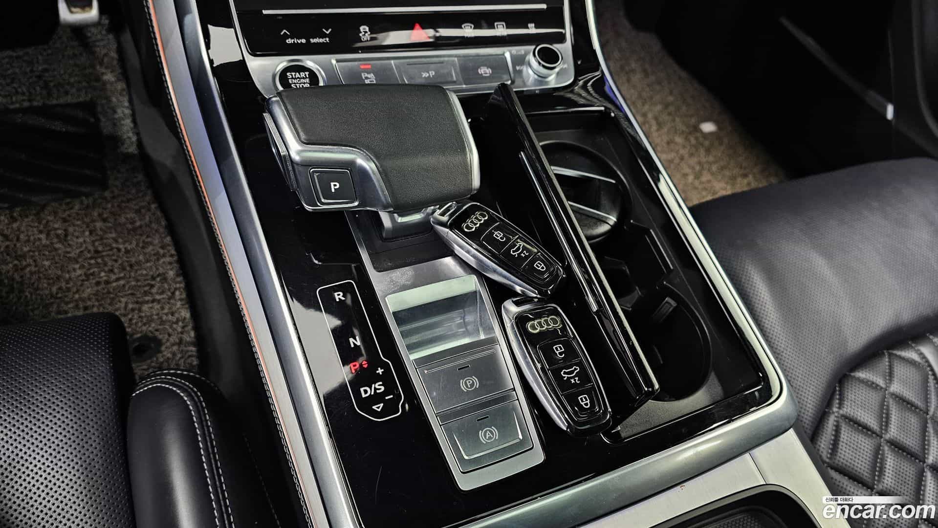 Q8 Audi 2021.1-INNER-009