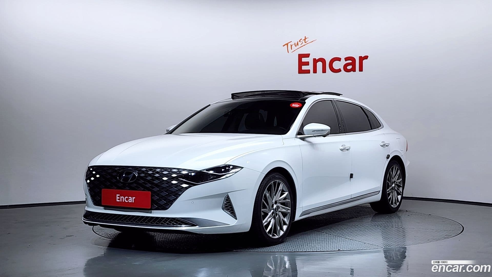 Main__Slider__Photo:Grandeur Hyundai 2020.1-0