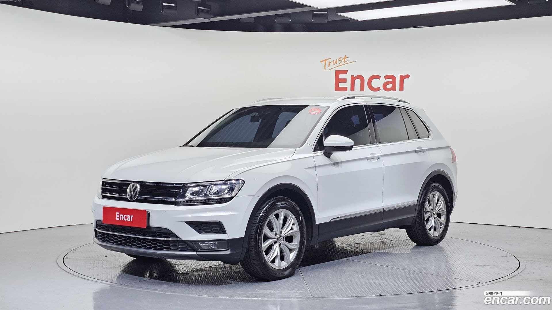 Main__Slider__Photo:Tiguan Volkswagen 2018.5-0