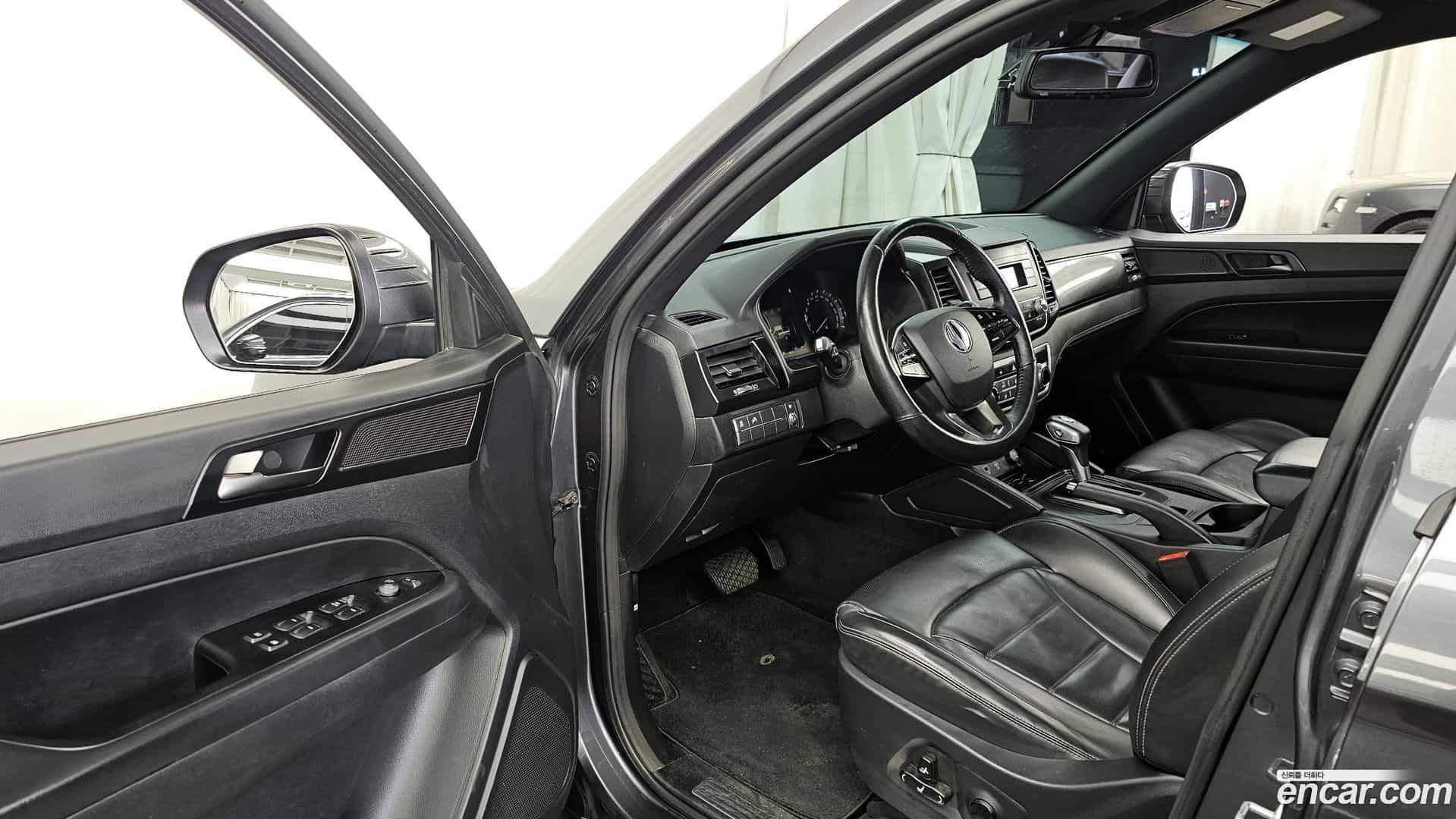Rexton KG Mobility 2021.1-INNER-010