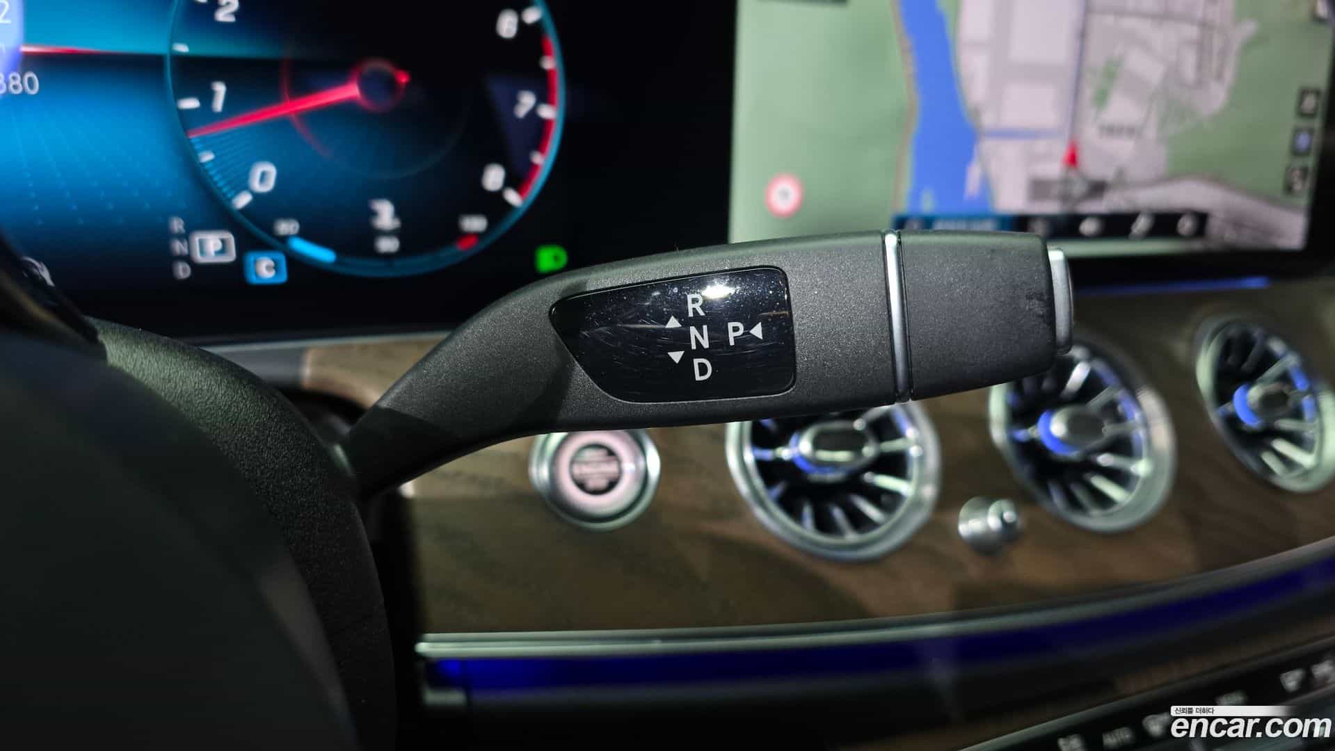 E-Class Mercedes-Benz 2020.10-INNER-009