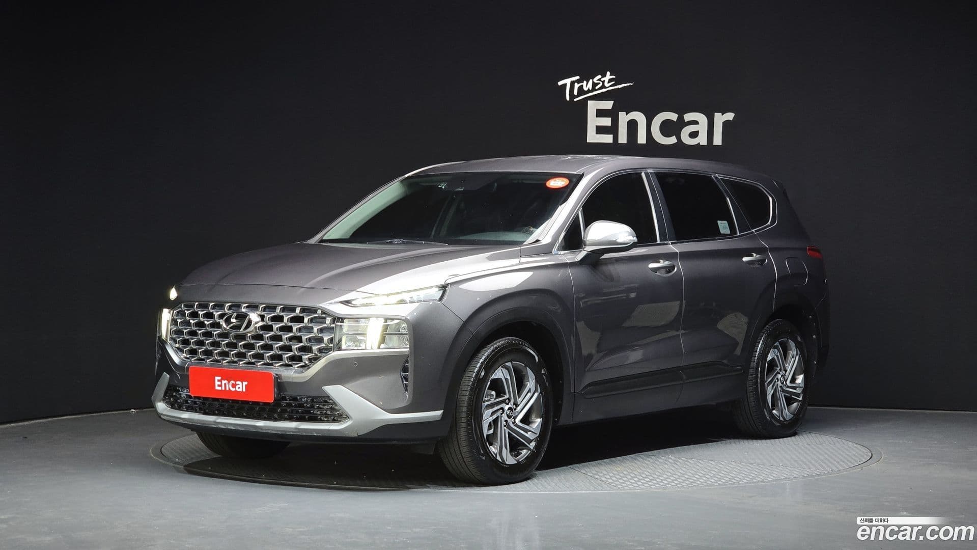 Main__Slider__Photo:Santafe Hyundai 2022.3-0