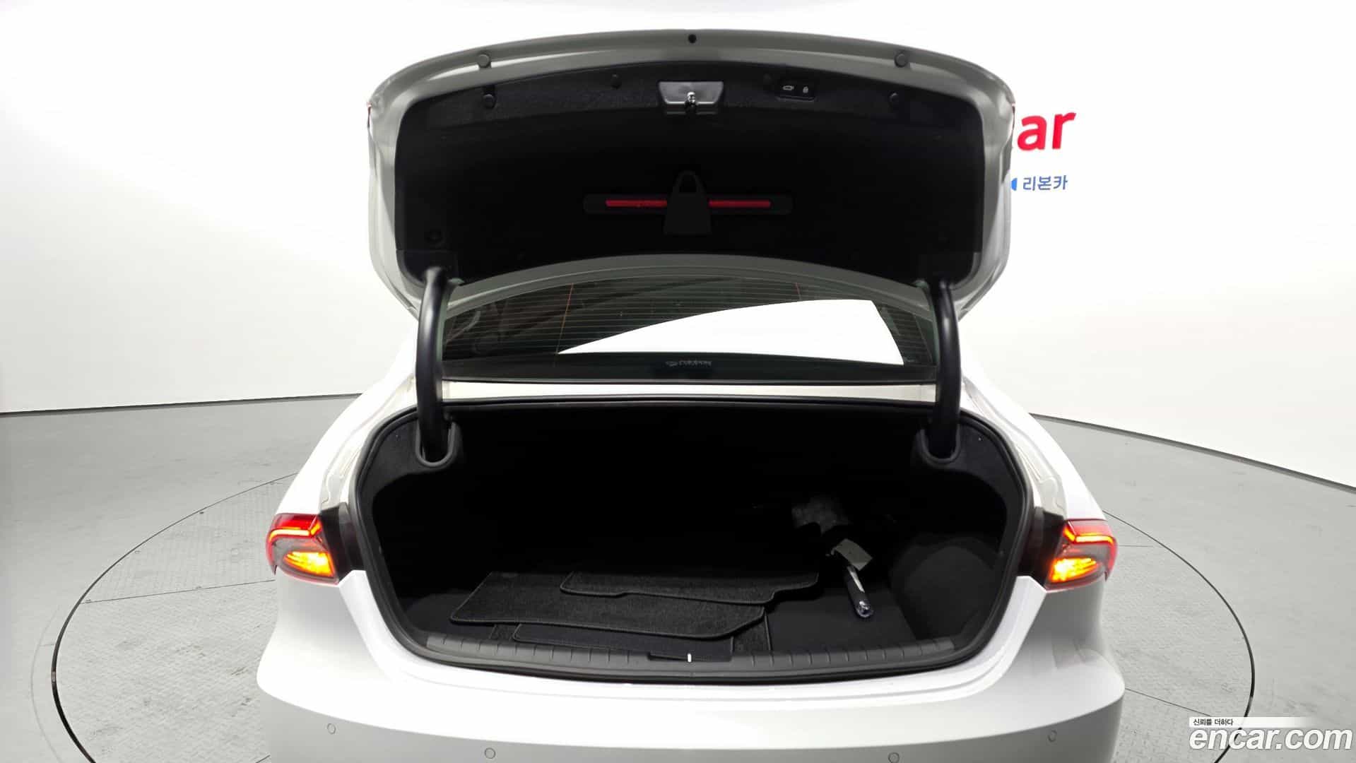 Grandeur Hyundai 2022.9-OPTION-024