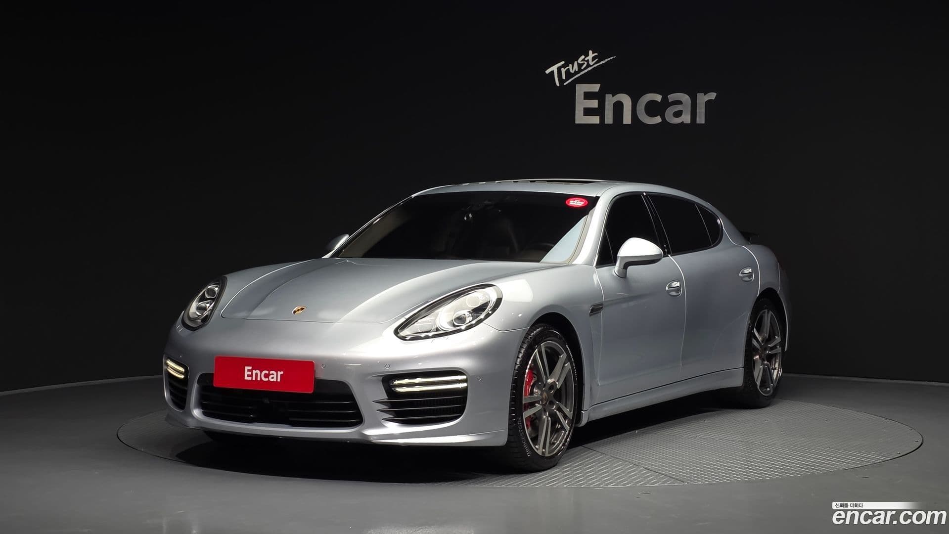 Main__Slider__Photo:Panamera Porsche 2014.11-0