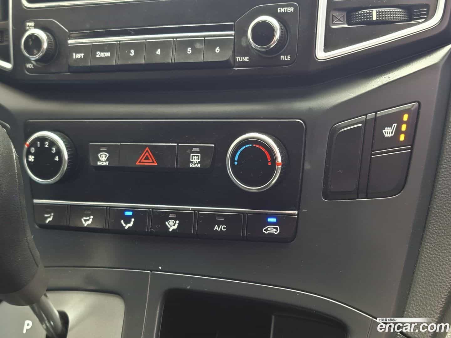 Starex Hyundai 2017.0-OPTION-019