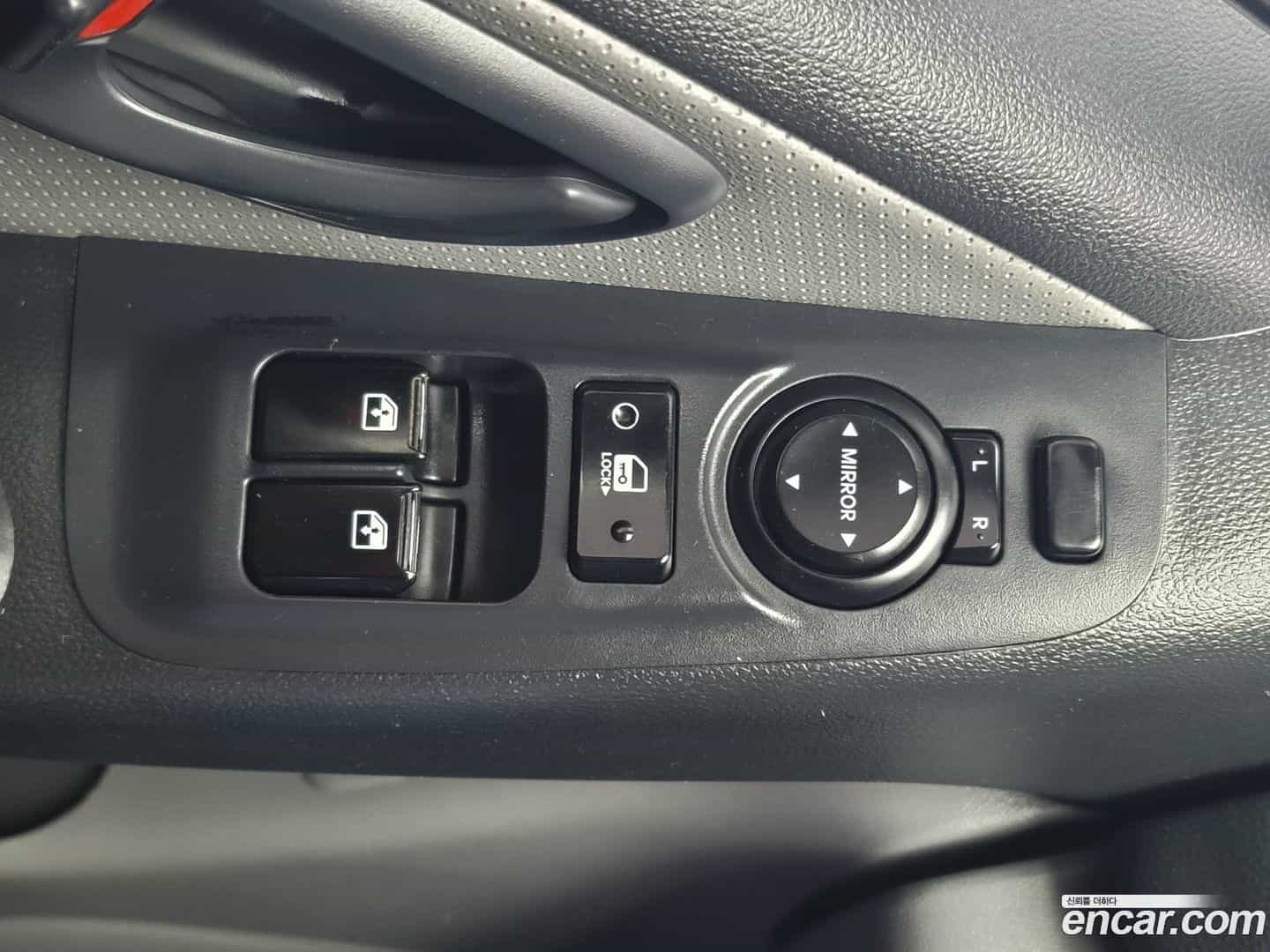 Starex Hyundai 2017.0-OPTION-022
