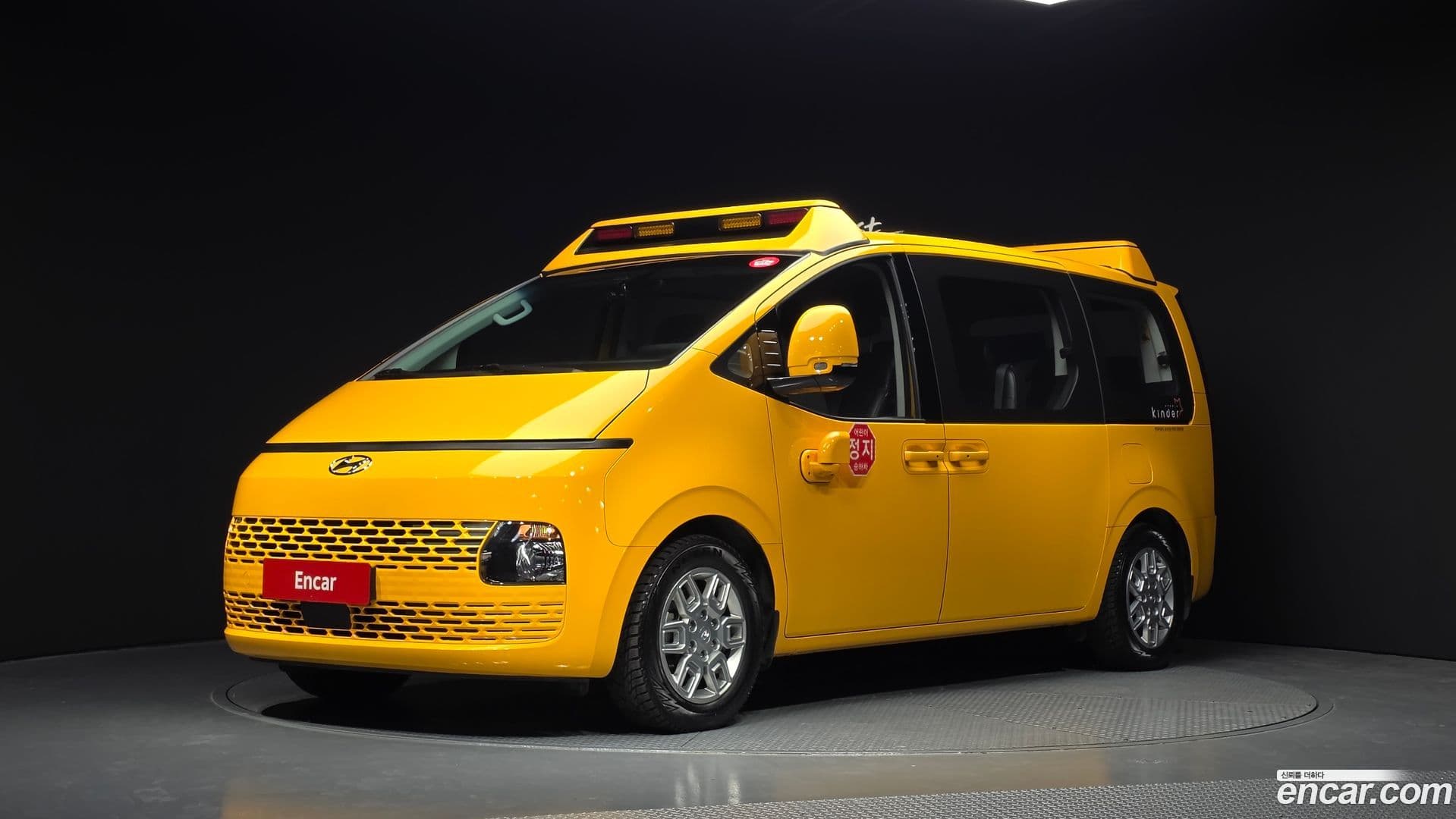 Main__Slider__Photo:Staria Hyundai 2023.2-0