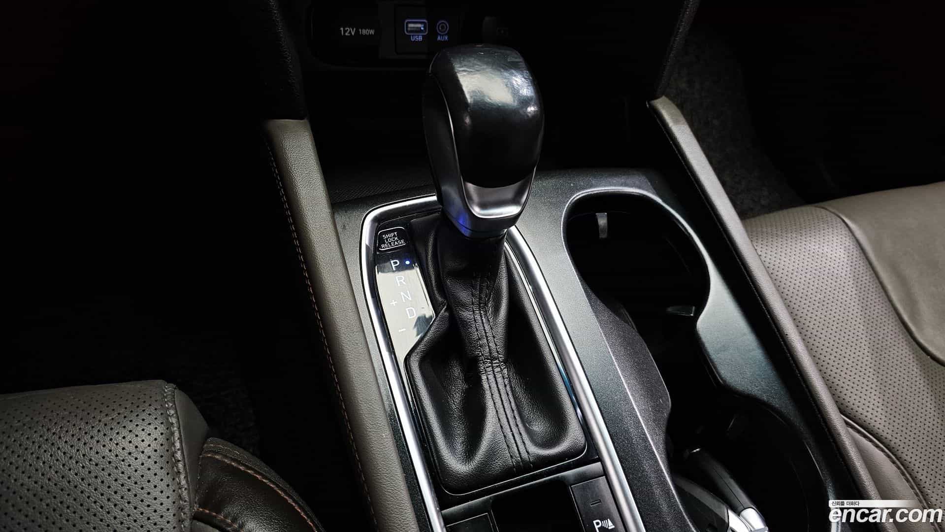 Santafe Hyundai 2018.9-INNER-009