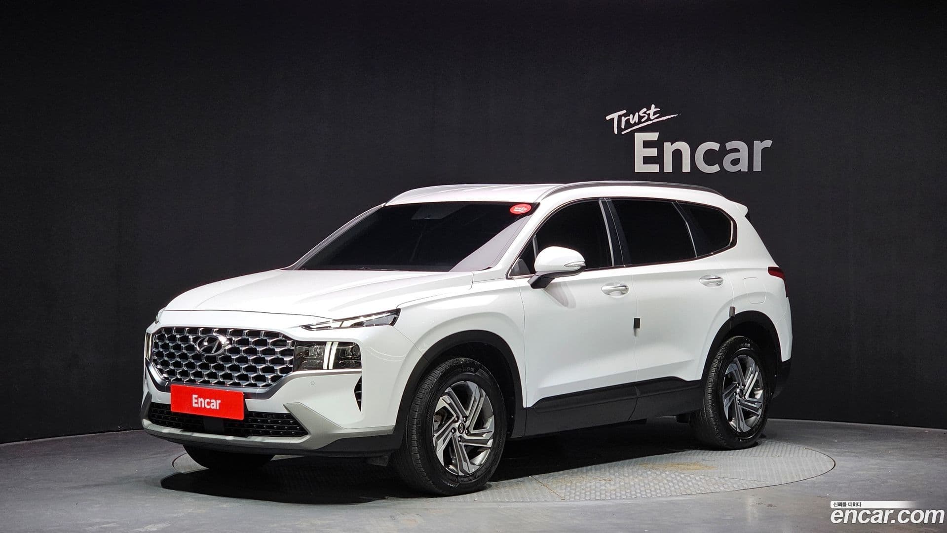 Main__Slider__Photo:Santafe Hyundai 2020.8-0