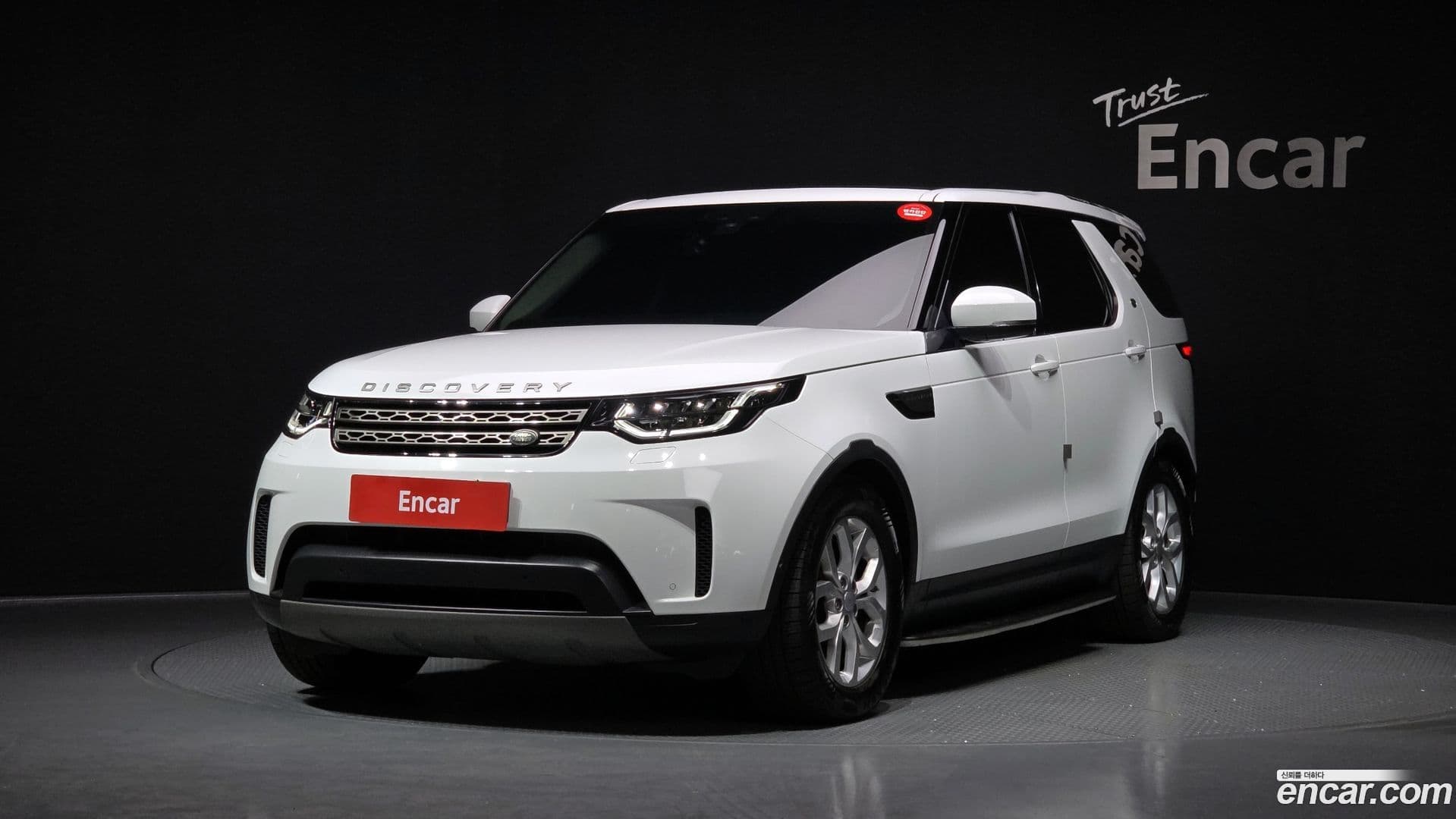 Main__Slider__Photo:Discovery Land Rover 2019.1-0