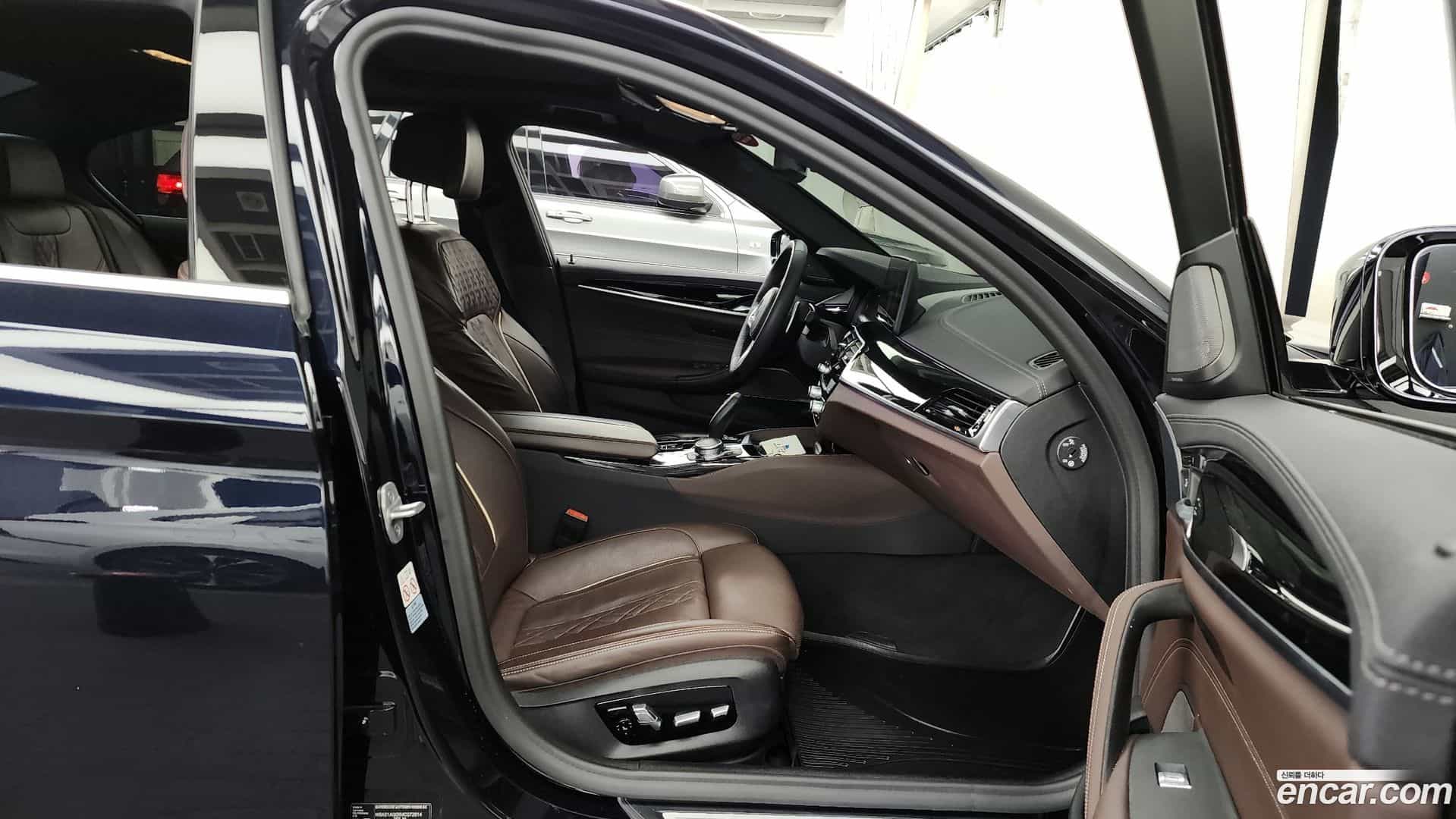 5-Series BMW 2021.4-INNER-010