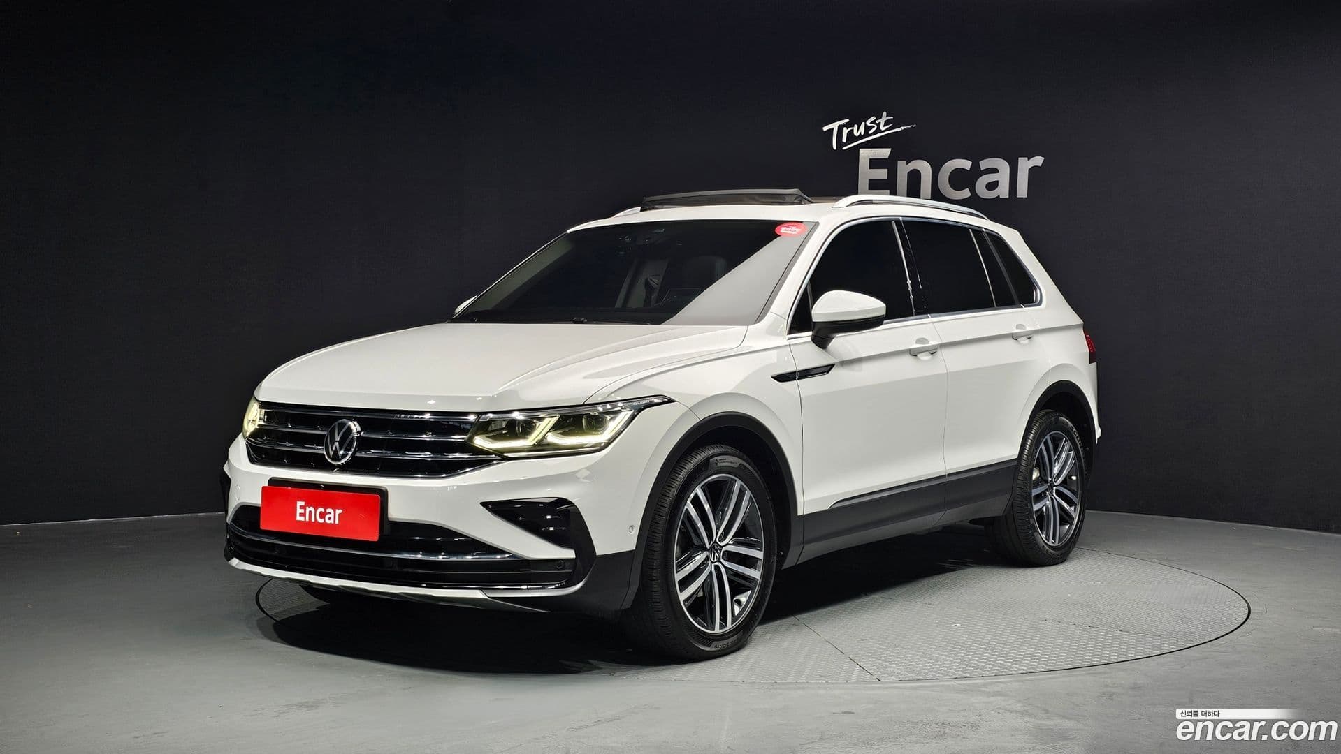 Main__Slider__Photo:Tiguan Volkswagen 2021.7-0