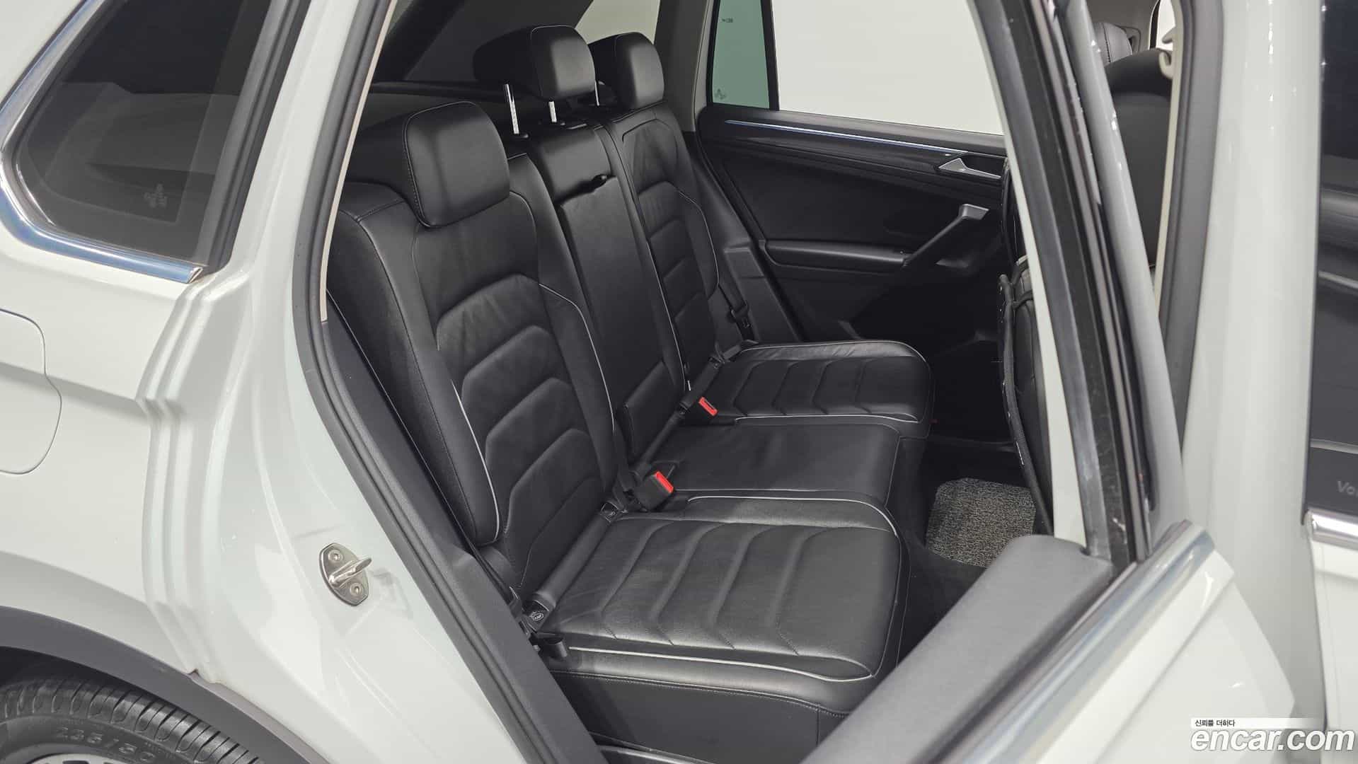 Tiguan Volkswagen 2021.7-OPTION-016