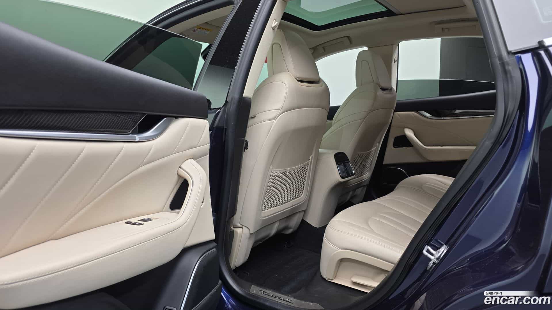 Levante Maserati 2019.11-OPTION-021