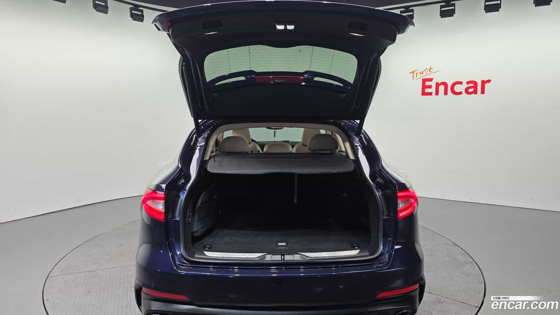 Levante Maserati 2019.11-OPTION-024