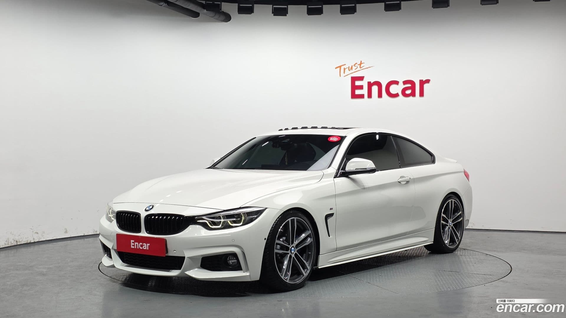 Main__Slider__Photo:4-Series BMW 2018.11-0
