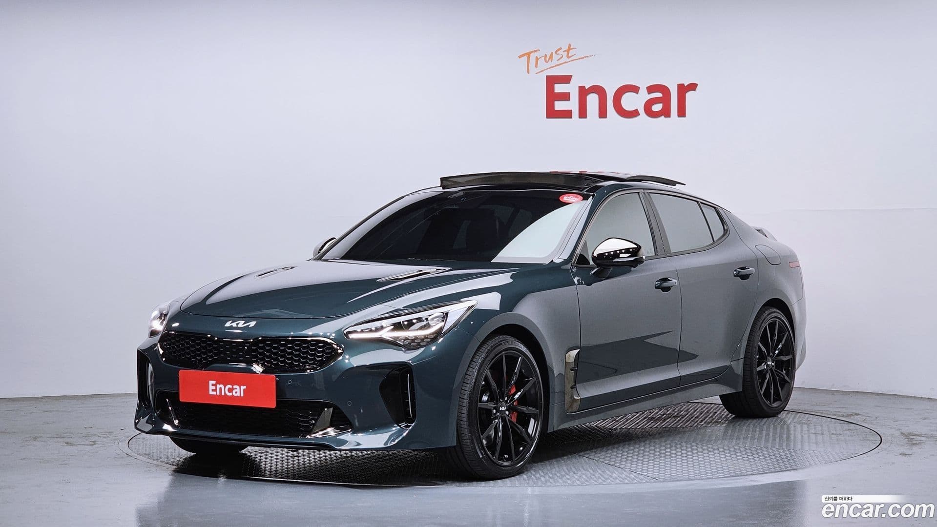 Main__Slider__Photo:Stinger Kia 2022.4-0