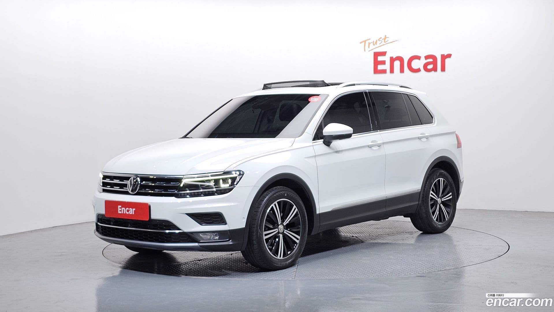 Main__Slider__Photo:Tiguan Volkswagen 2019.11-0