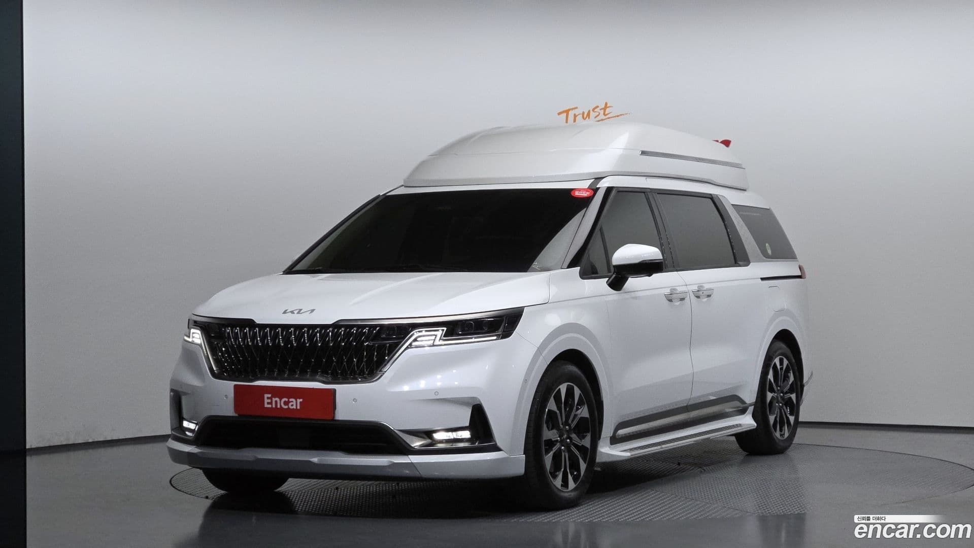Main__Slider__Photo:Canival Kia 2023.4-0