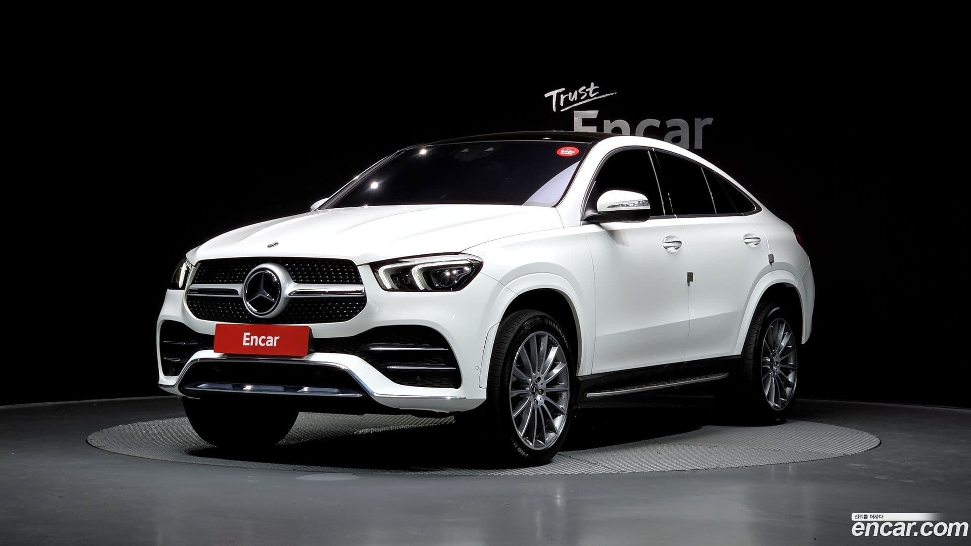 Main__Slider__Photo:GLE-Class Mercedes-Benz 2023.3-0