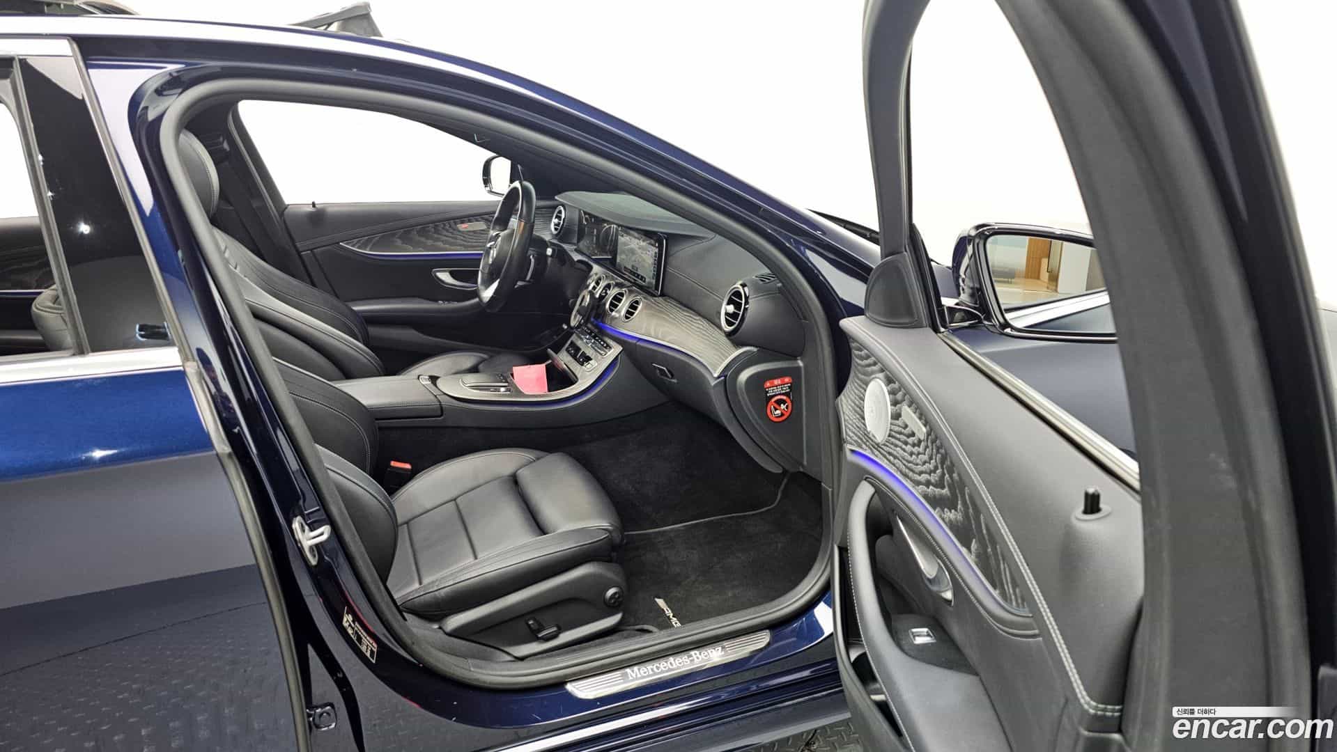 E-Class Mercedes-Benz 2020.10-OPTION-015
