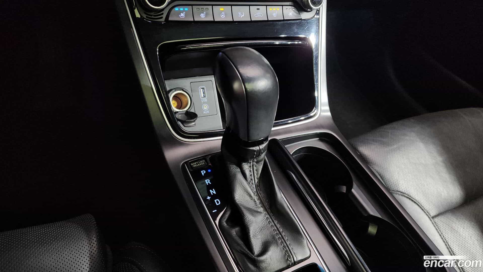 Grandeur Hyundai 2016.11-INNER-009
