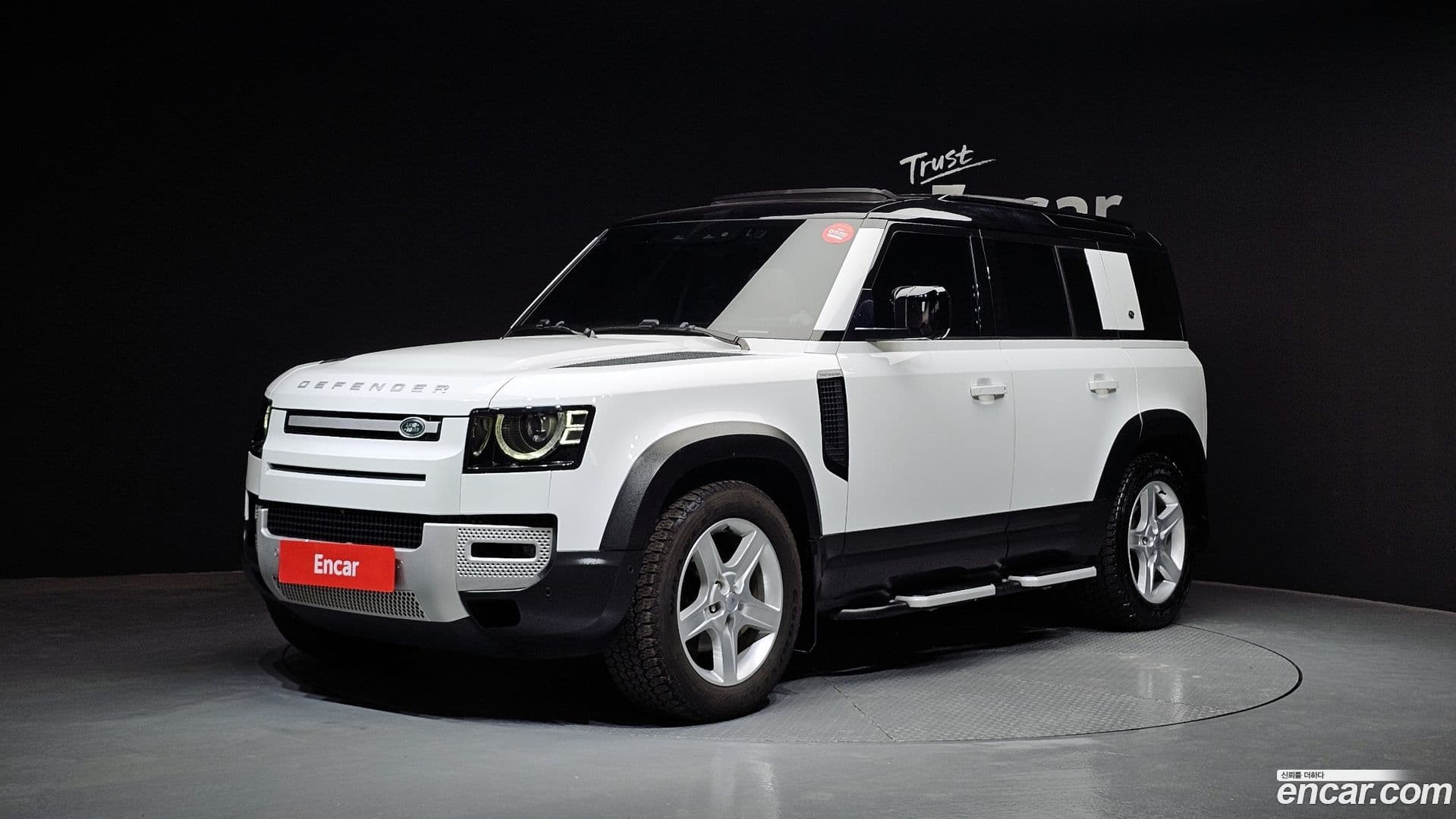 Main__Slider__Photo:Defender Land Rover 2021.5-0
