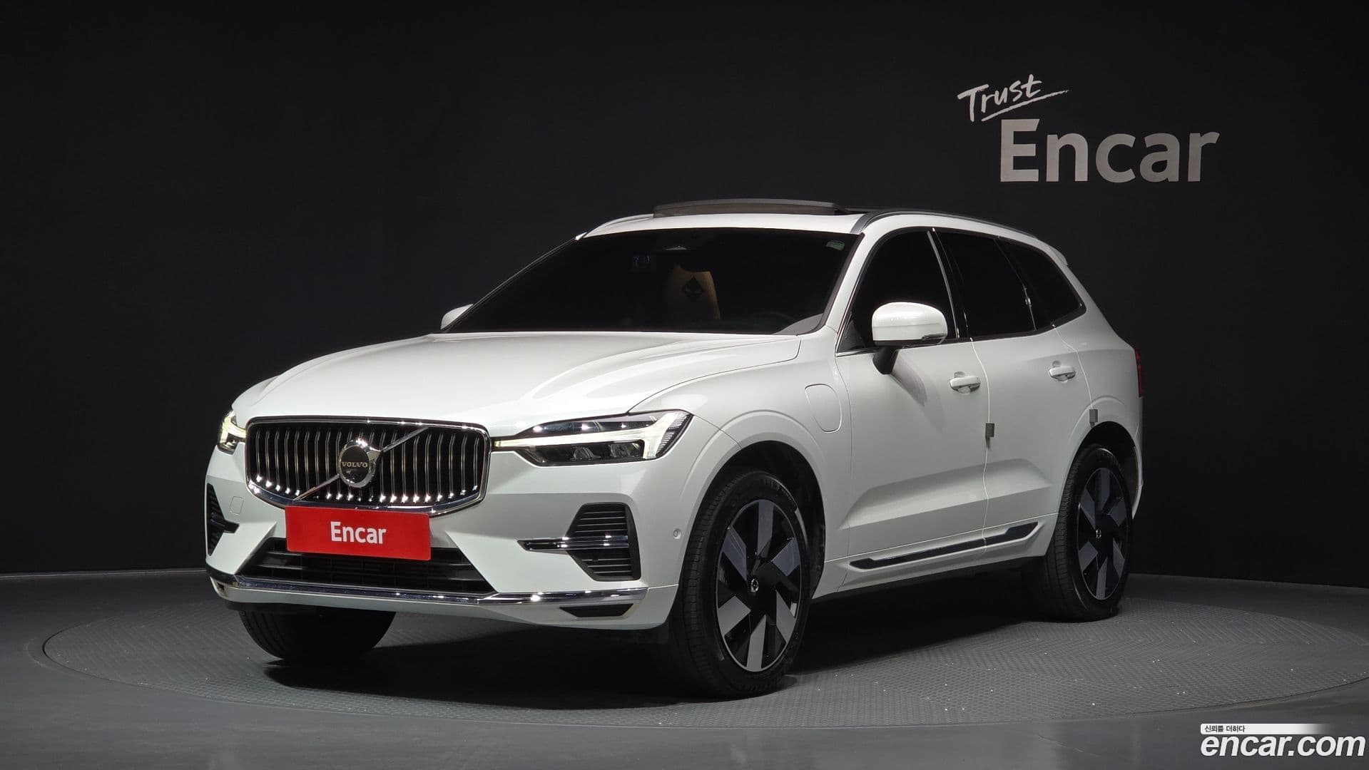 Main__Slider__Photo:XC60 Volvo 2025.3-0