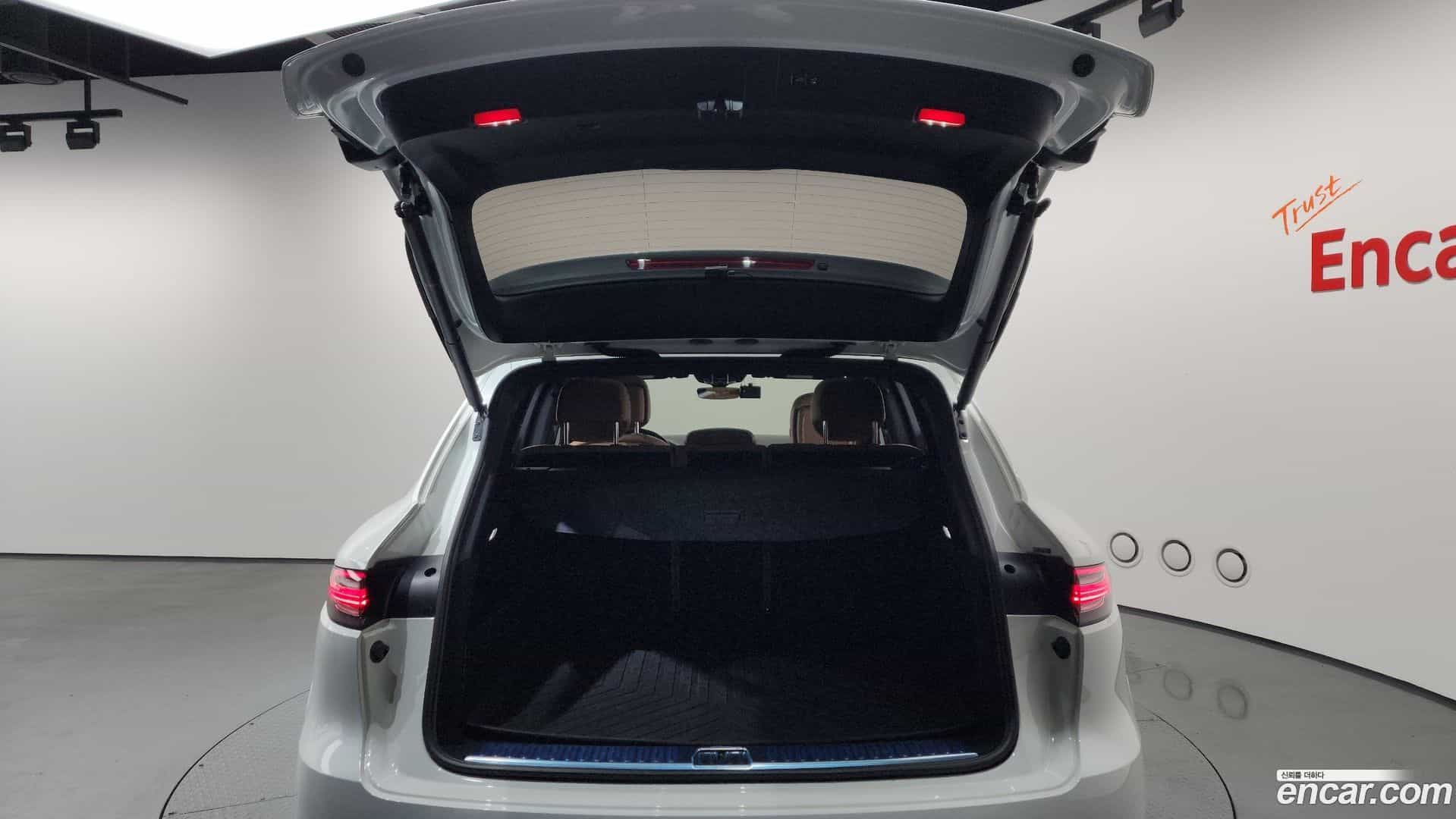 Cayenne Porsche 2019.9-OPTION-024