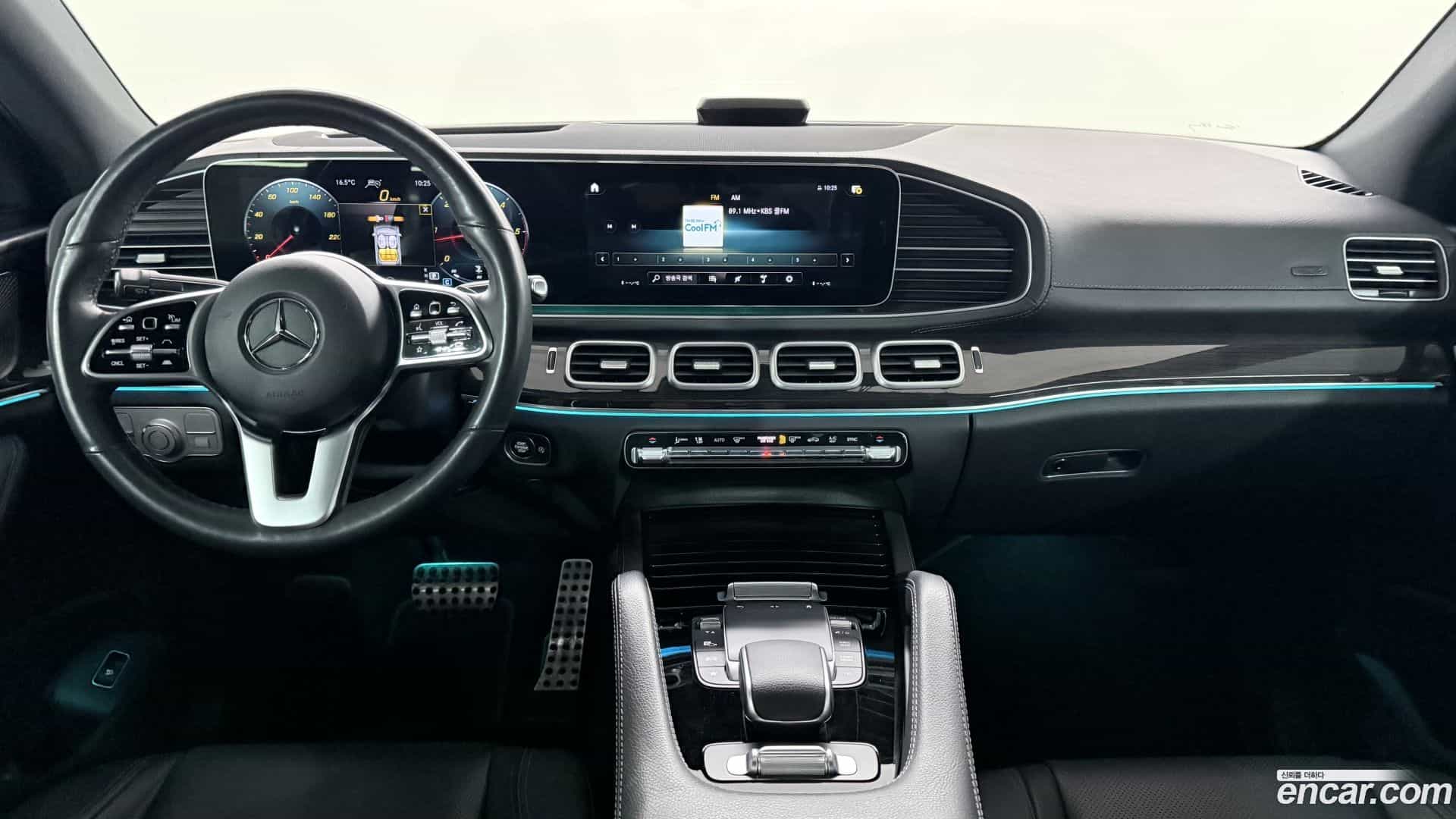GLE-Class Mercedes-Benz 2022.1-INNER-007