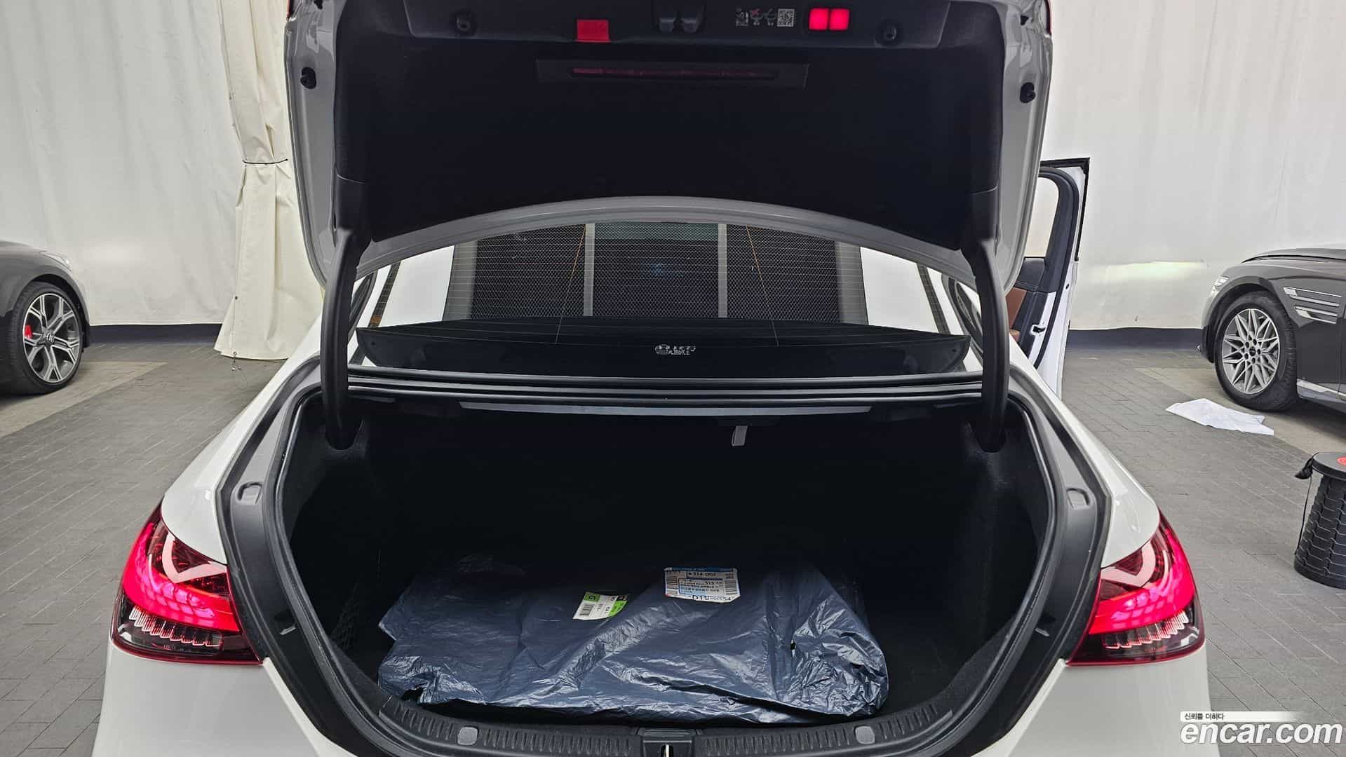 E-Class Mercedes-Benz 2023.9-OPTION-024