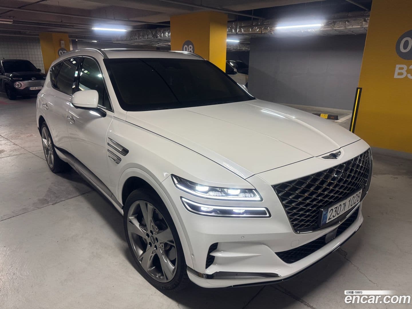 Main__Slider__Photo:GV80 Genesis 2022.3-0