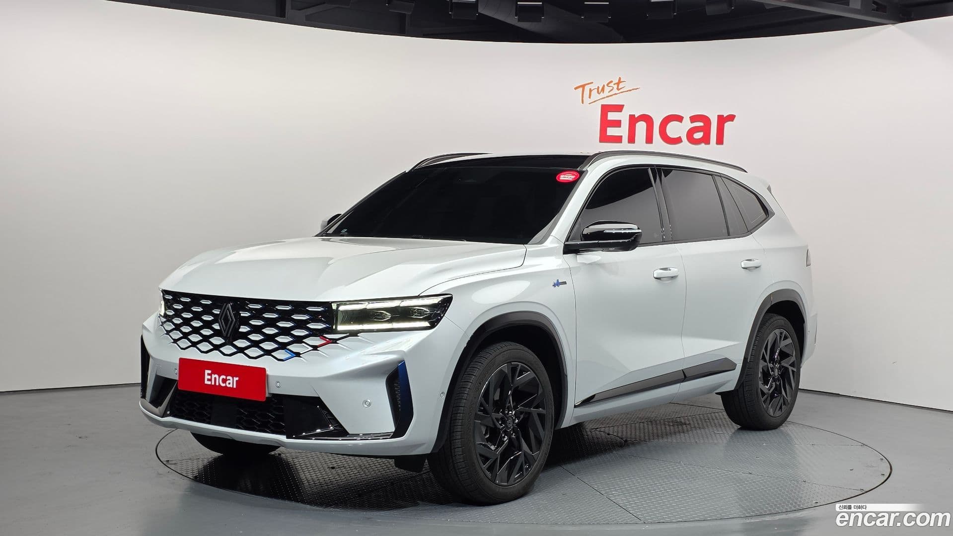 Main__Slider__Photo:Grand Koleos Renault Korea 2025.1-0