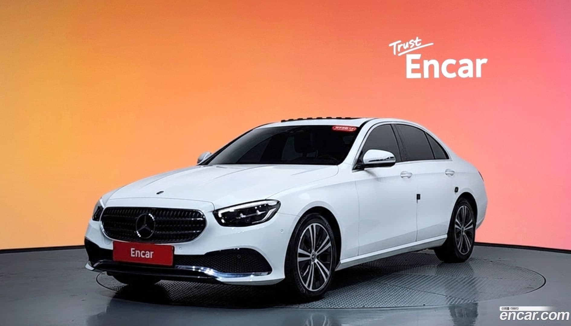 Main__Slider__Photo:E-Class Mercedes-Benz 2020.10-0