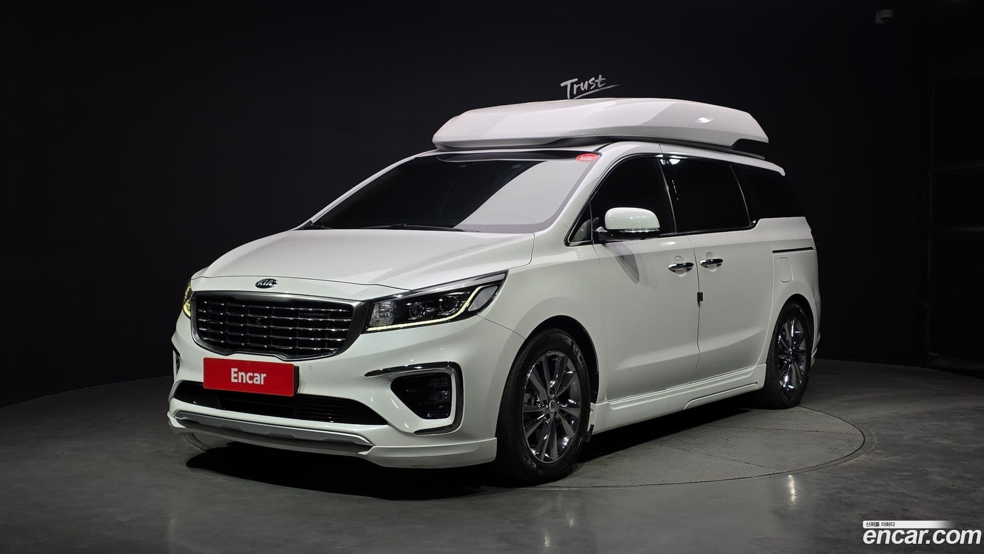 Main__Slider__Photo:Canival Kia 2019.1-0