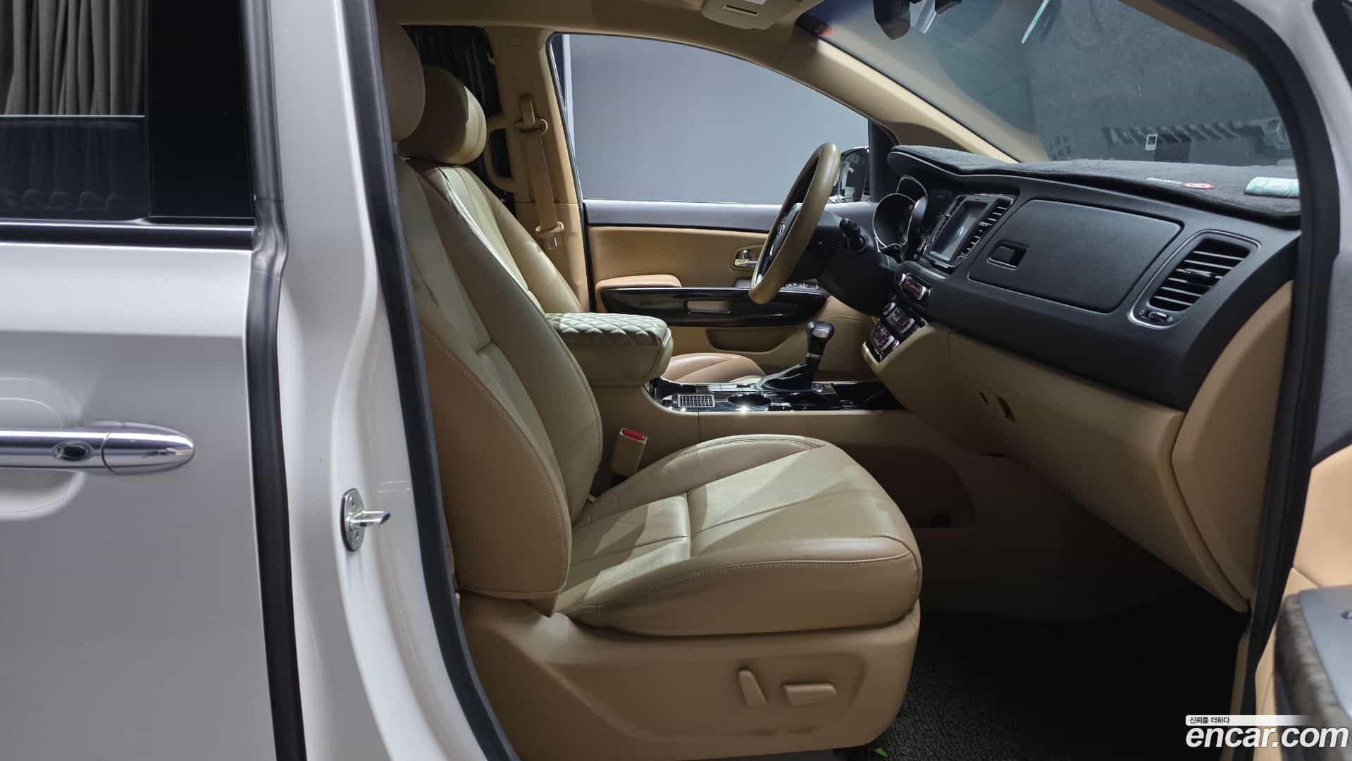 Canival Kia 2019.1-INNER-010
