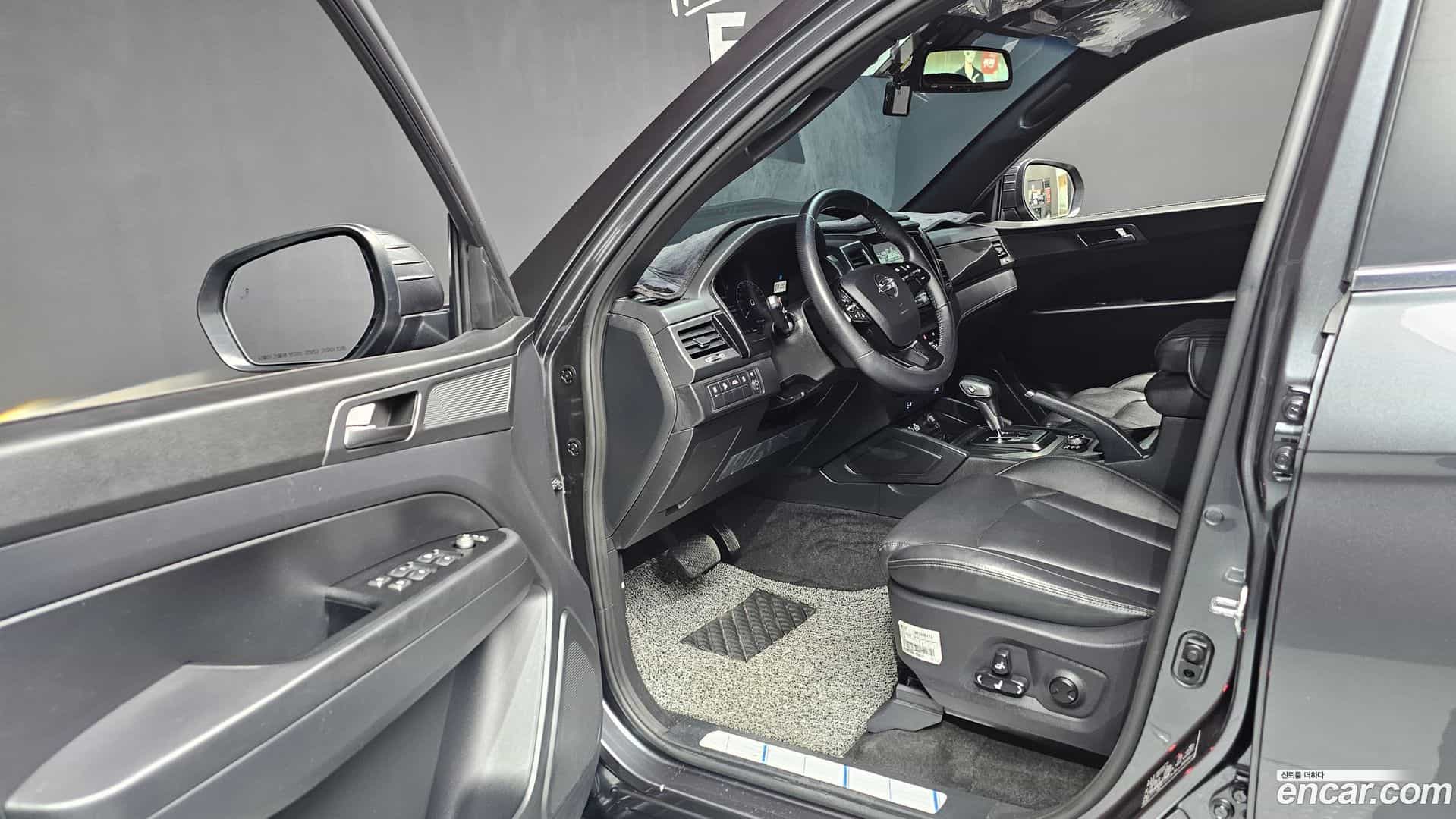 Rexton KG Mobility 2022.6-INNER-010