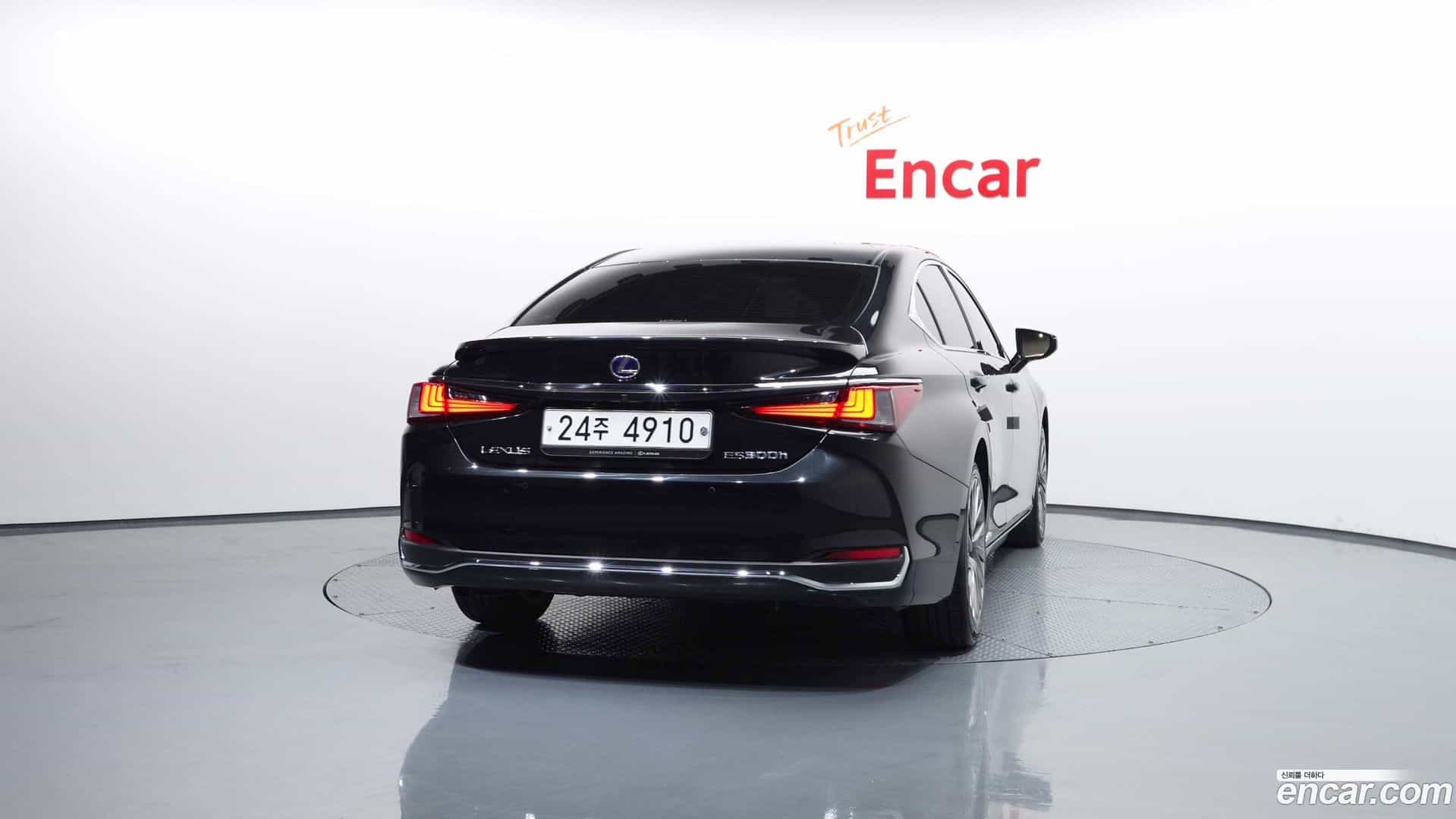 ES Lexus 2019.1-OUTER-004