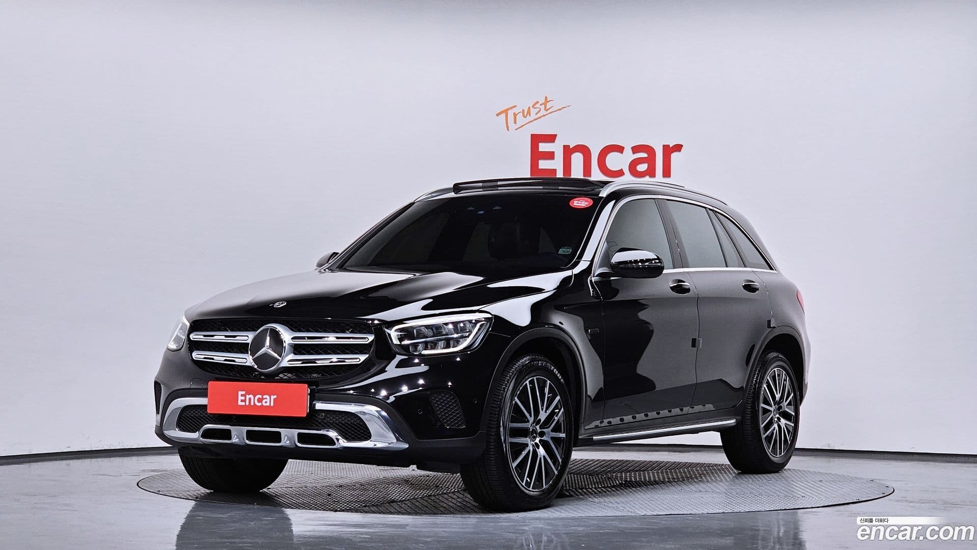 Main__Slider__Photo:GLC-Class Mercedes-Benz 2020.11-0