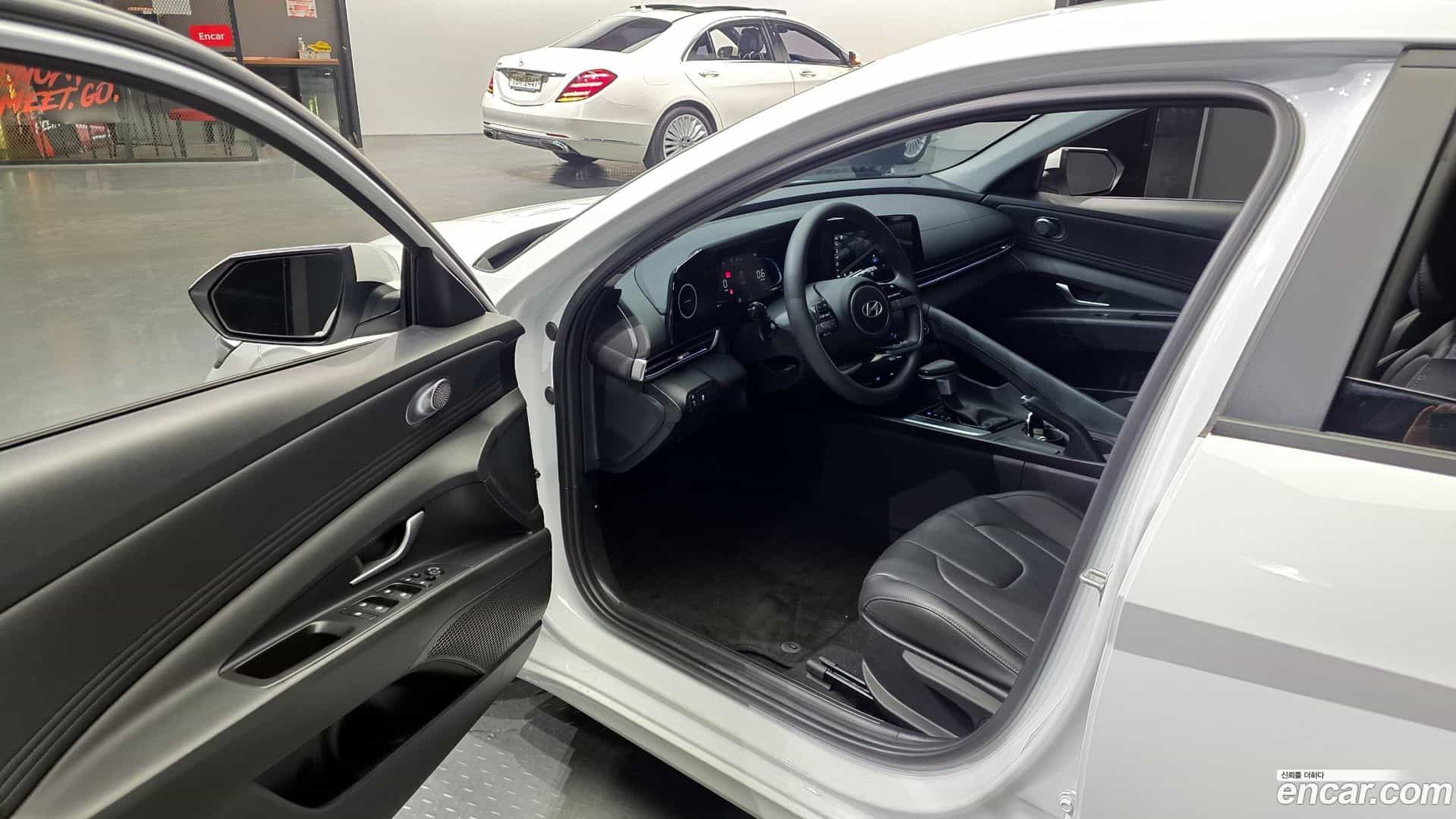 AVANTE Hyundai 2023.11-INNER-010
