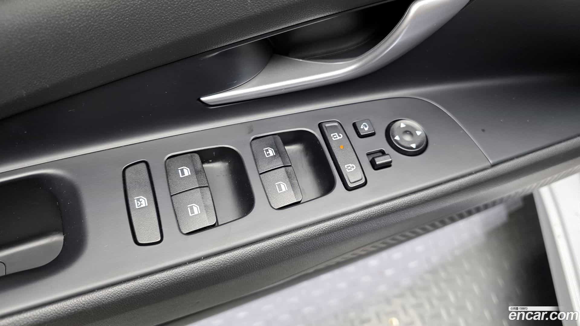 AVANTE Hyundai 2023.11-OPTION-018